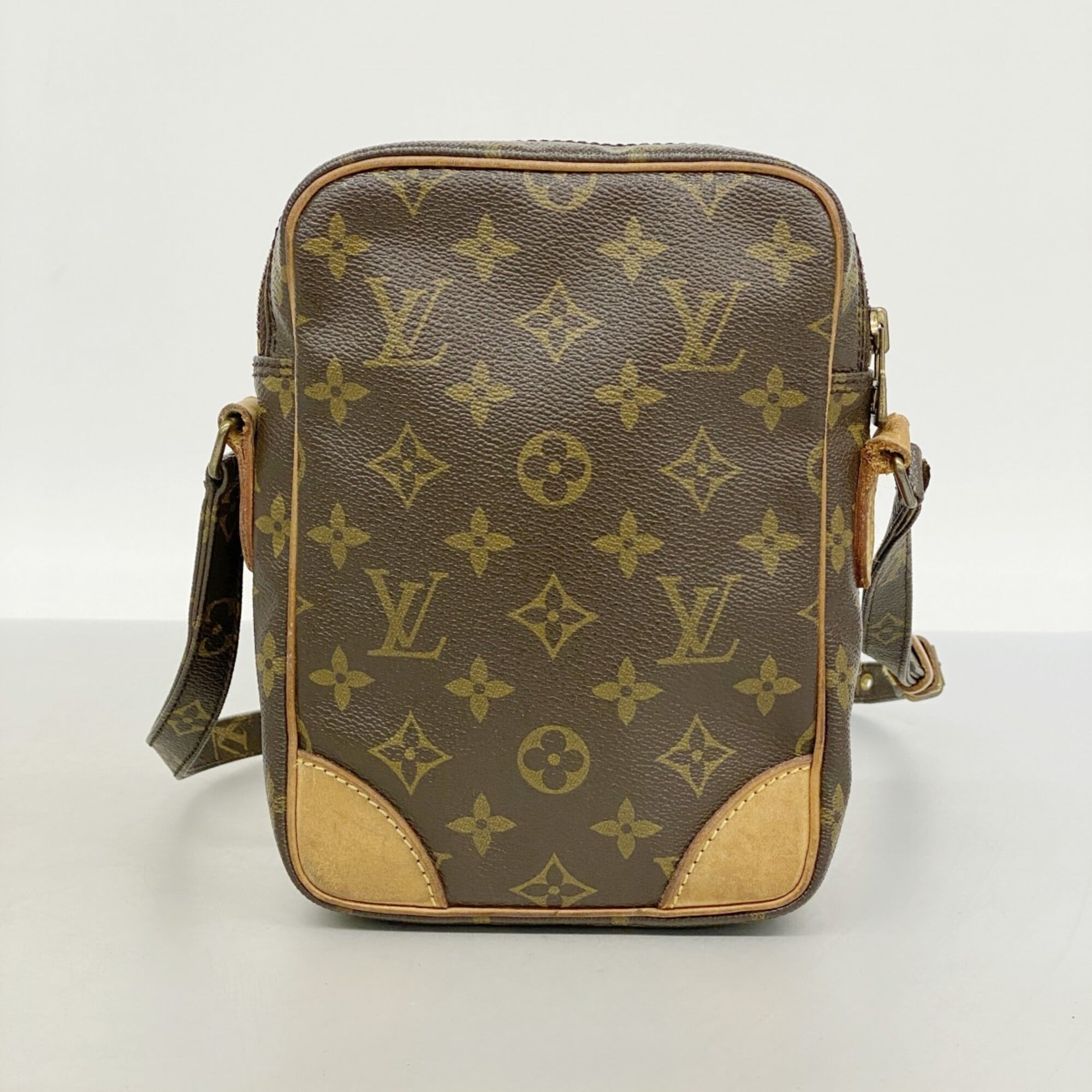Louis Vuitton Brown Shoulder Bag (Pre-Owned)