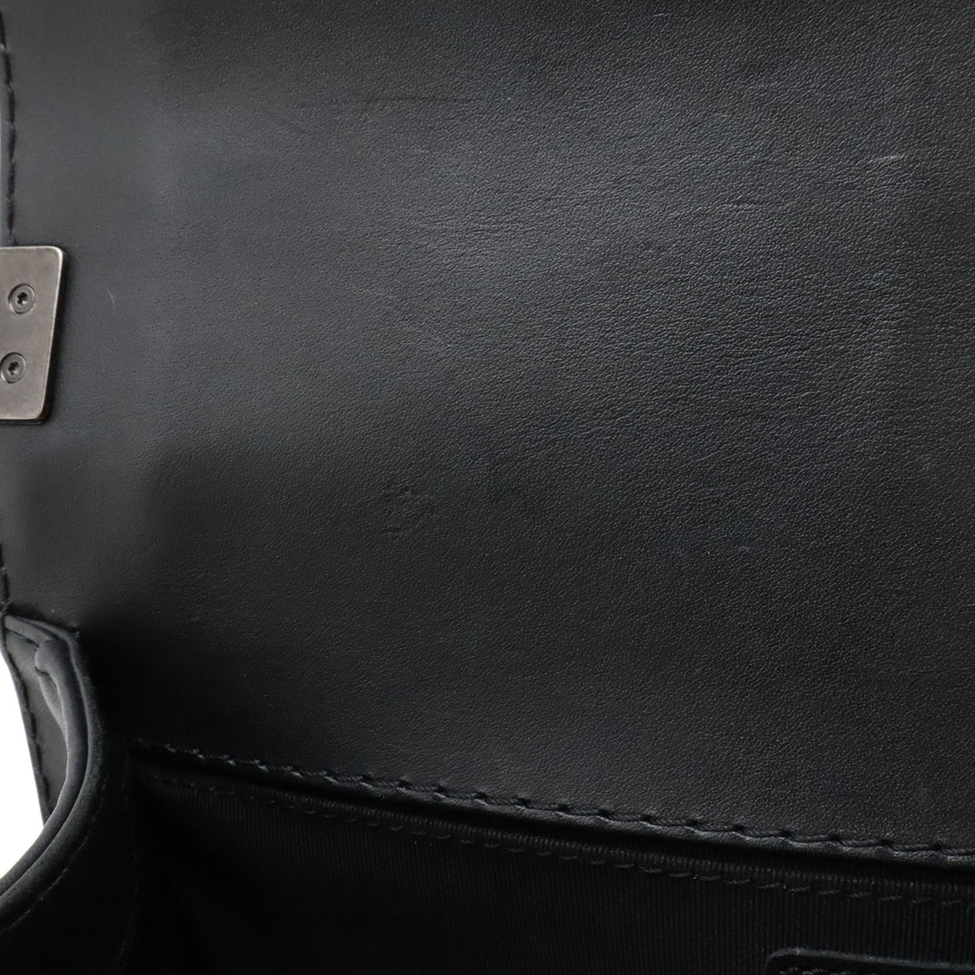 Chanel Black Leather Shoulder Bag (Pre-Owned)