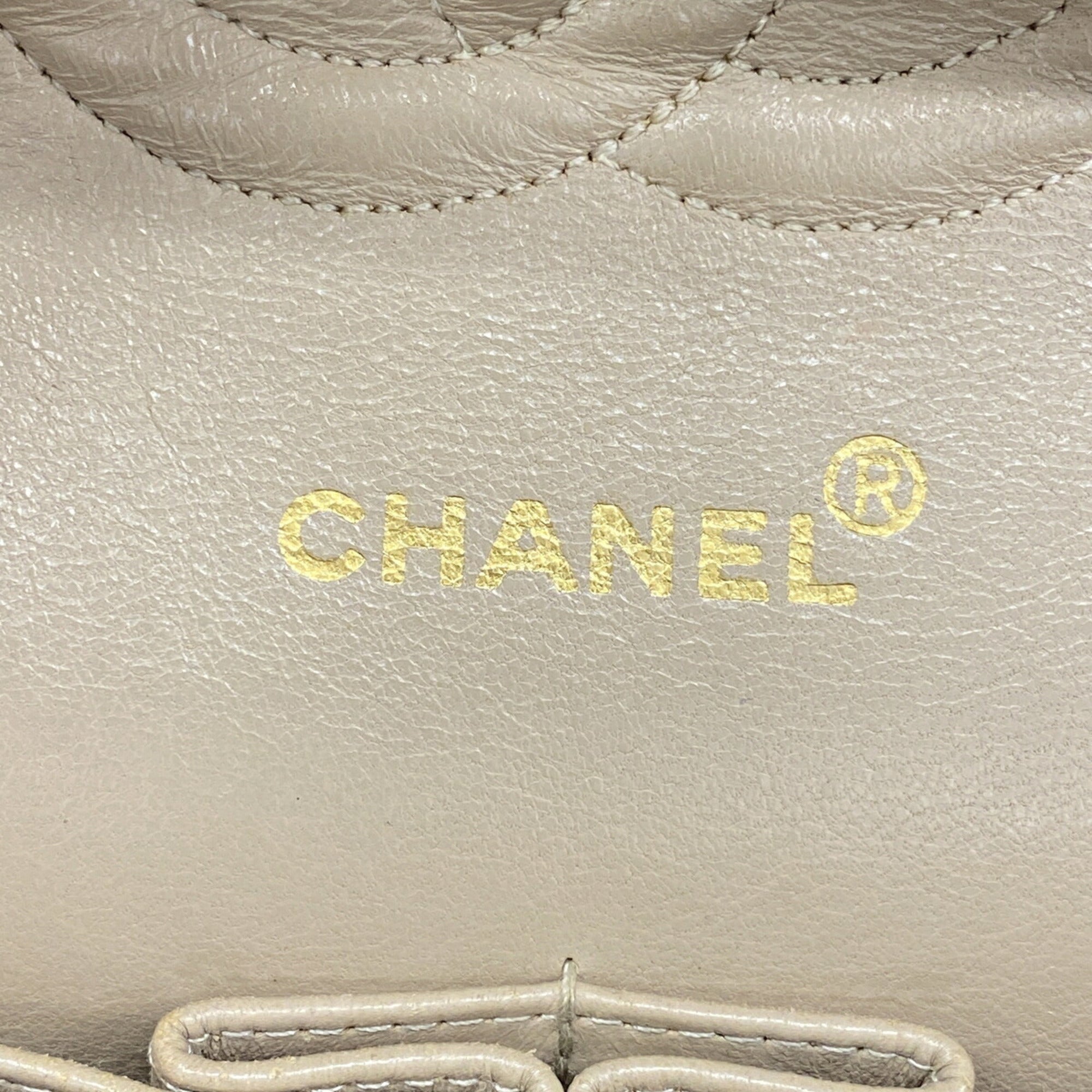 Chanel Beige Leather Shoulder Bag (Pre-Owned)