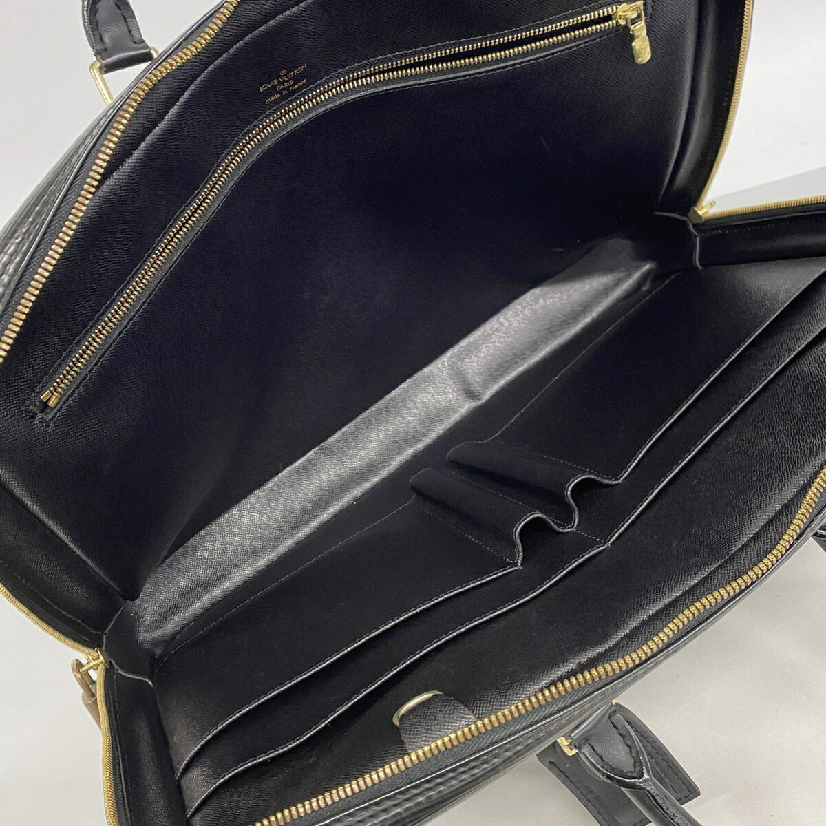 Louis Vuitton Noir Briefcase (Pre-Owned)