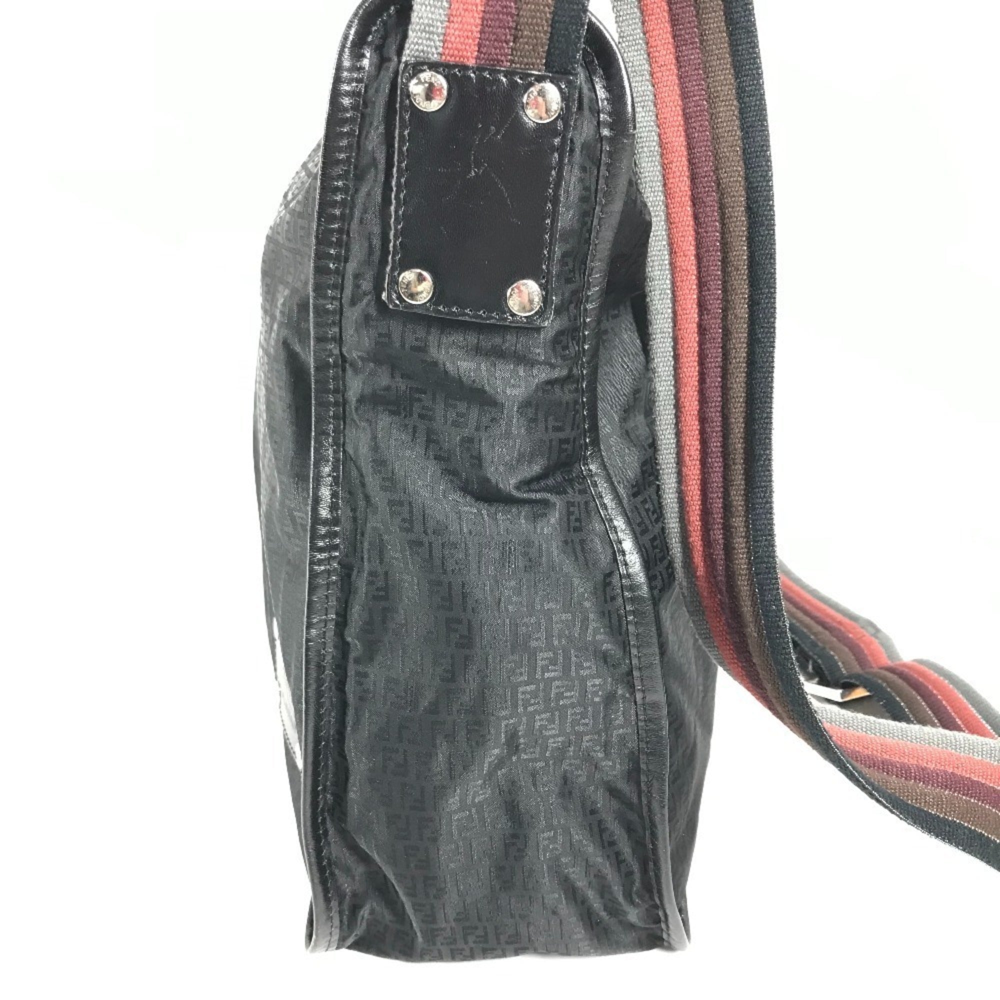 Fendi Black Leather Nylon Messenger Bag Shoulder Bag (Pre-Owned)