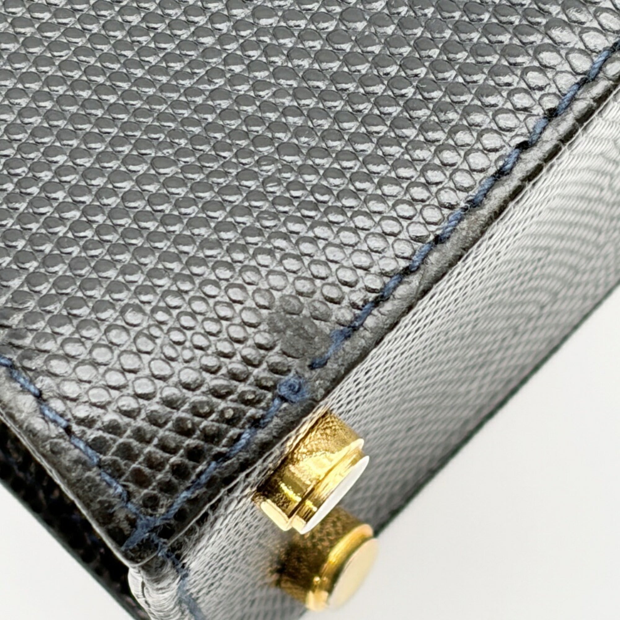 Salvatore Ferragamo Black Leather Handbag (Pre-Owned)