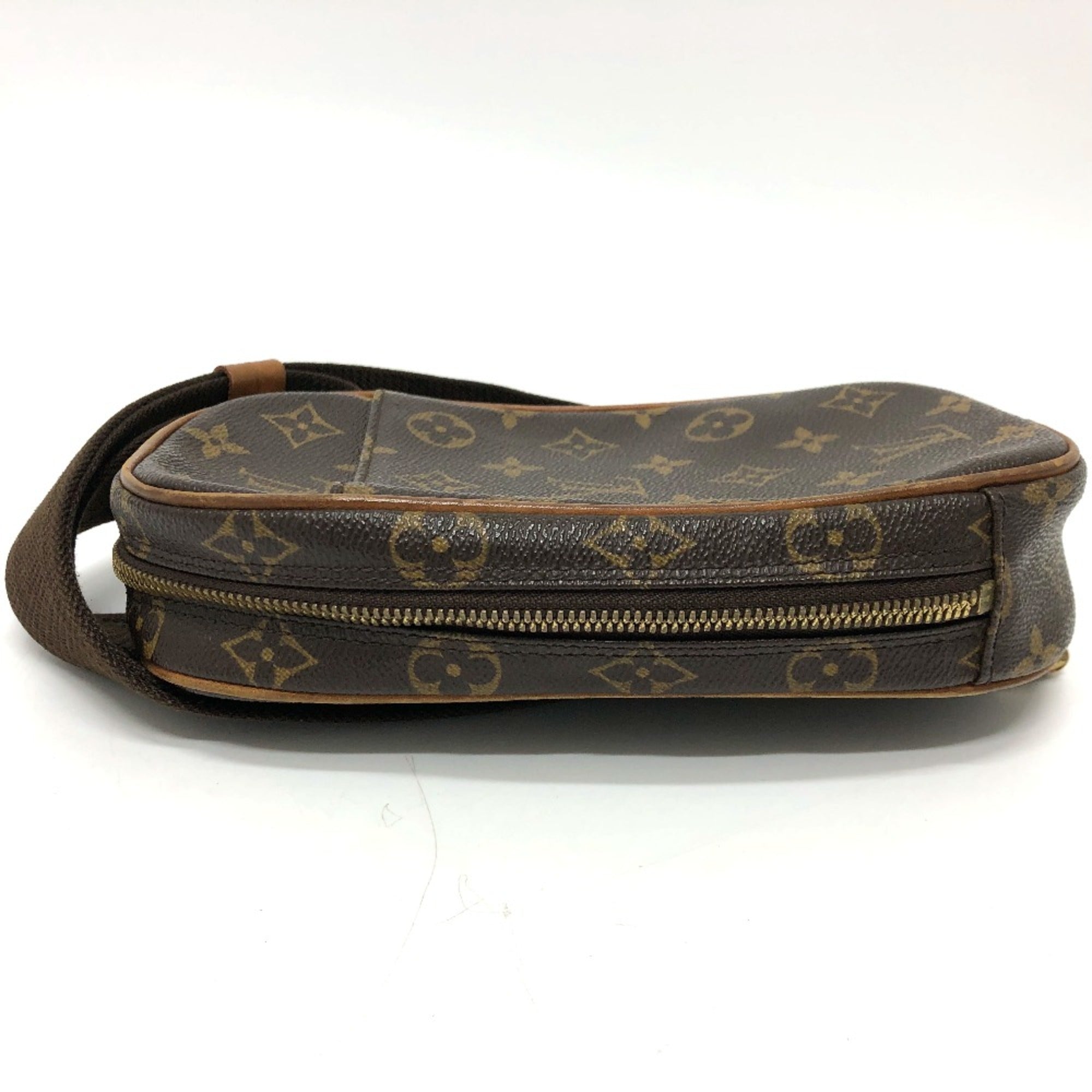 Louis Vuitton Brown Other Shoulder Bag (Pre-Owned)