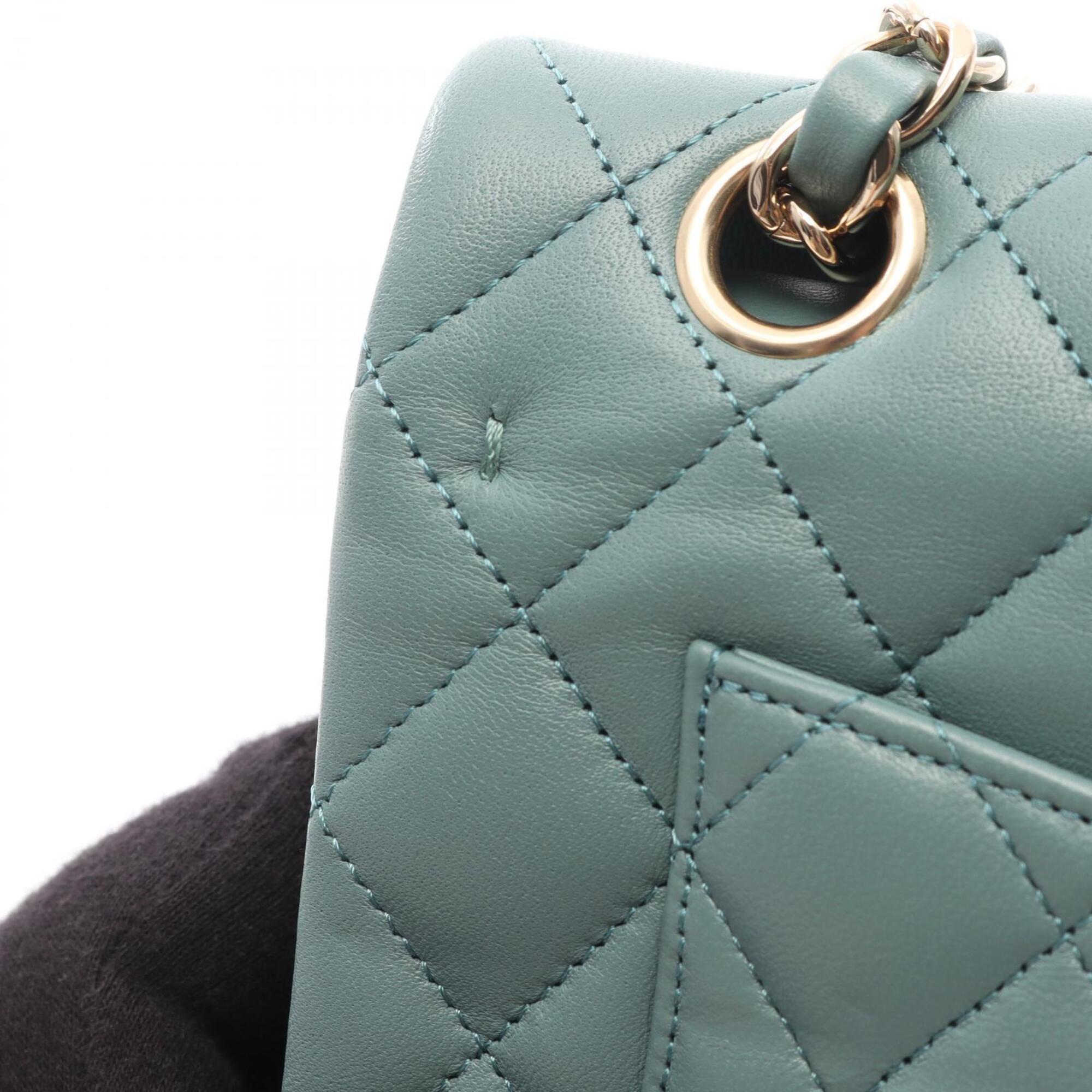 Chanel Green Leather Handbag Shoulder Bag (Pre-Owned)
