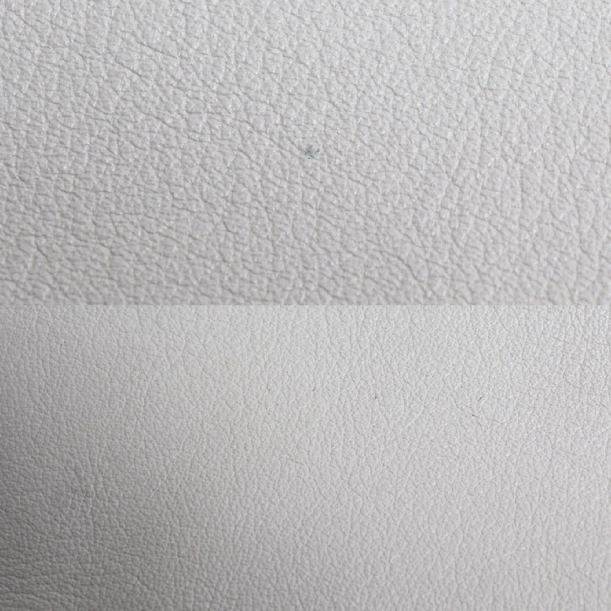 Balenciaga White Leather Clutch Bag (Pre-Owned)