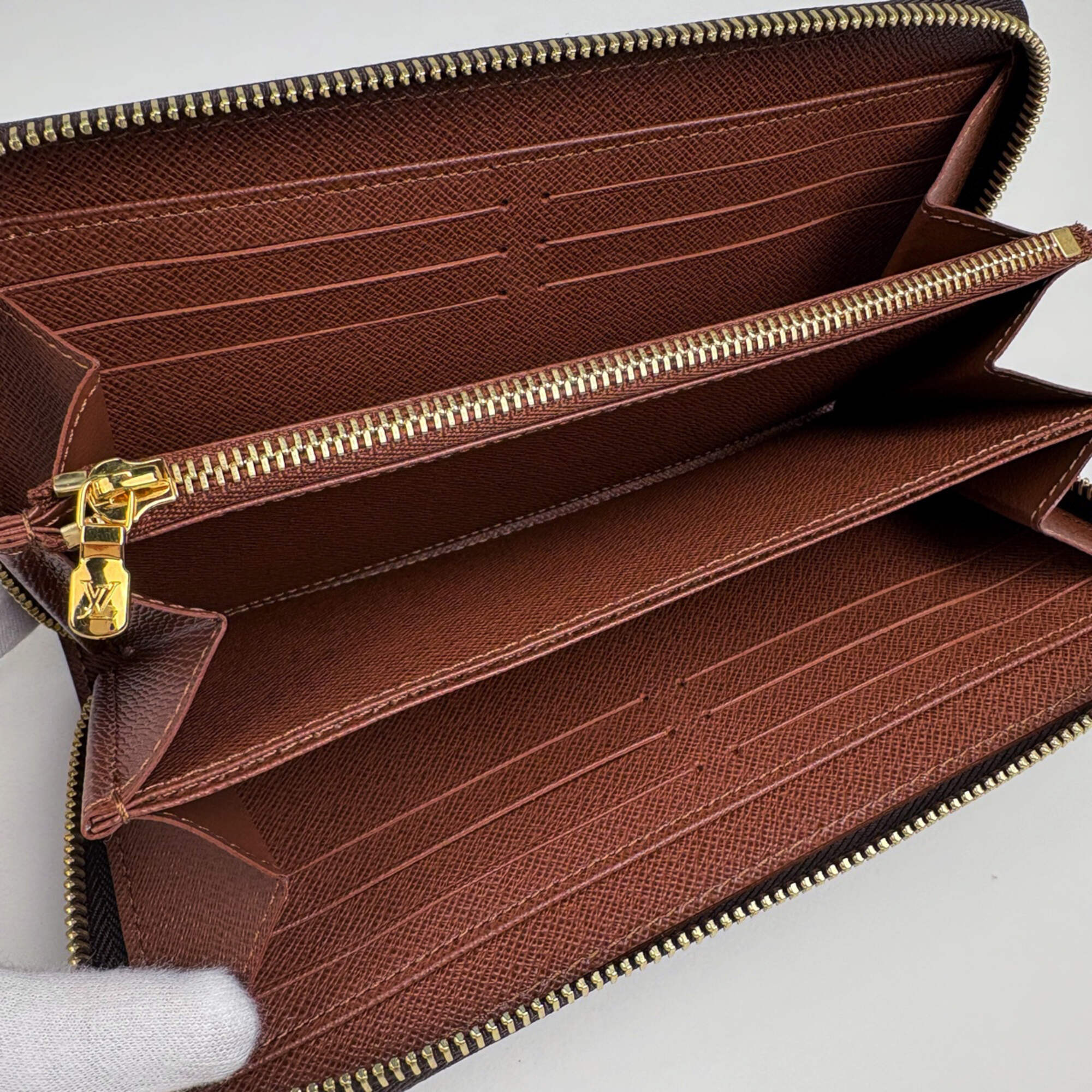 Louis Vuitton Brown Monogram Monogram Long Wallet (Bi-Fold) (Pre-Owned)