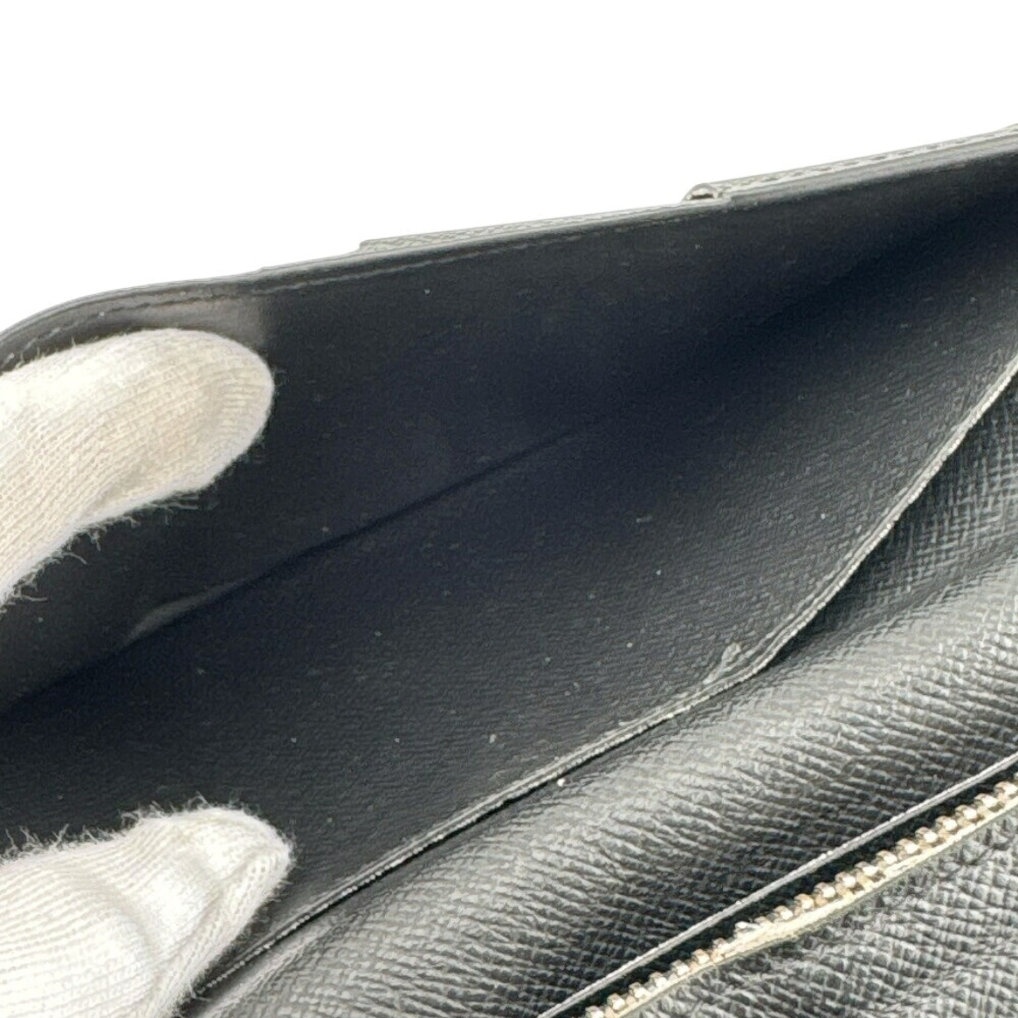 Louis Vuitton Black Leather (Pre-Owned)