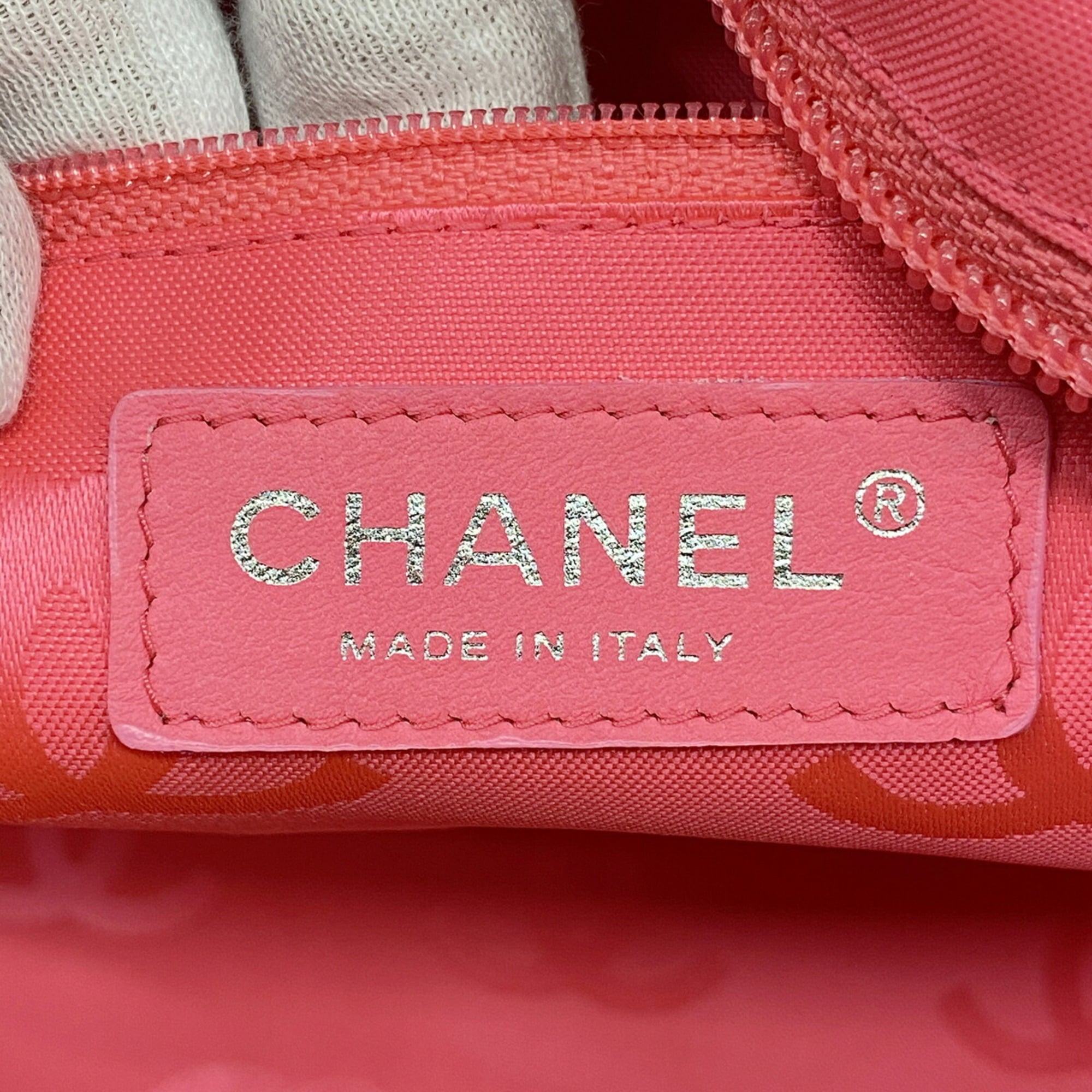 Chanel Black Leather Tote Bag (Pre-Owned)