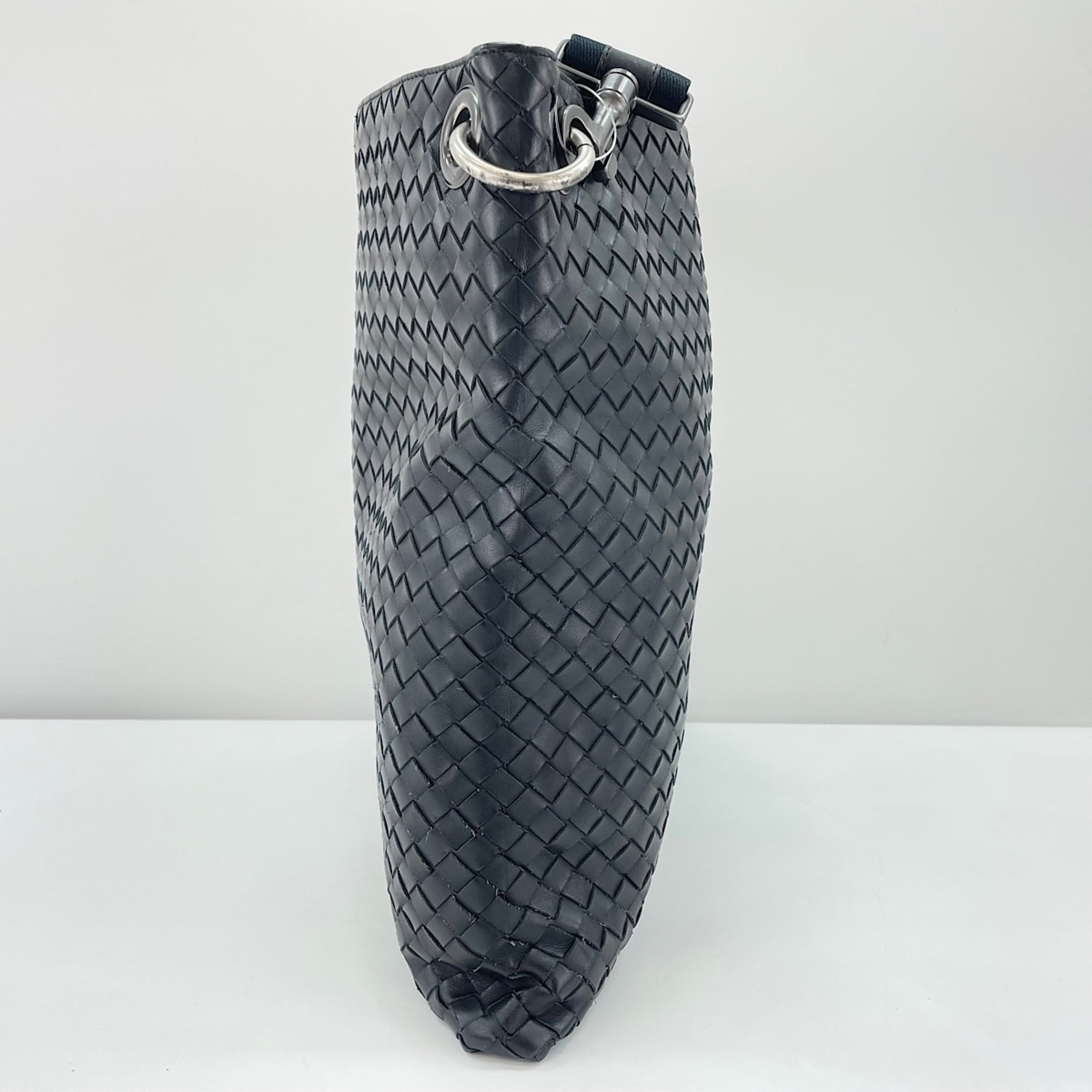 Bottega Veneta Black Intrecciato Shoulder Bag (Pre-Owned)