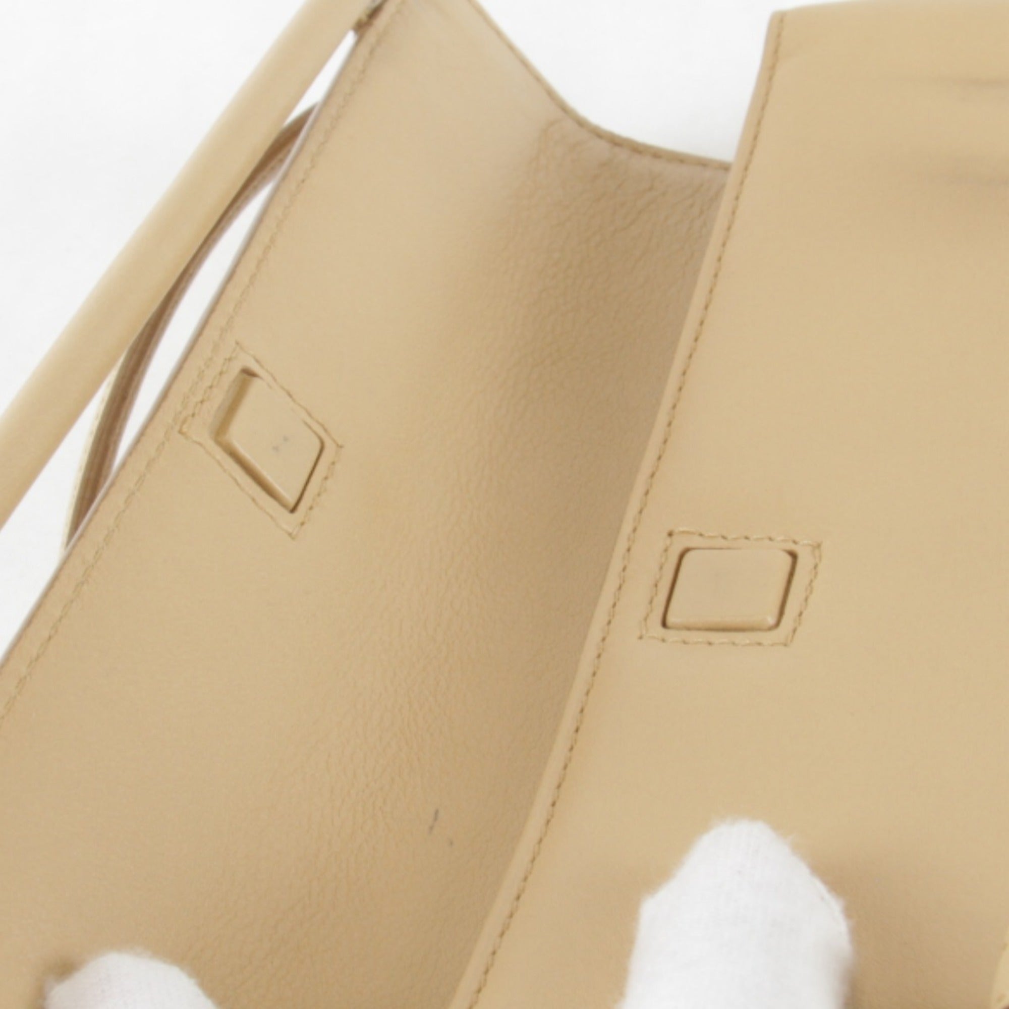 Cartier Cabochon Beige Leather Handbag (Pre-Owned)