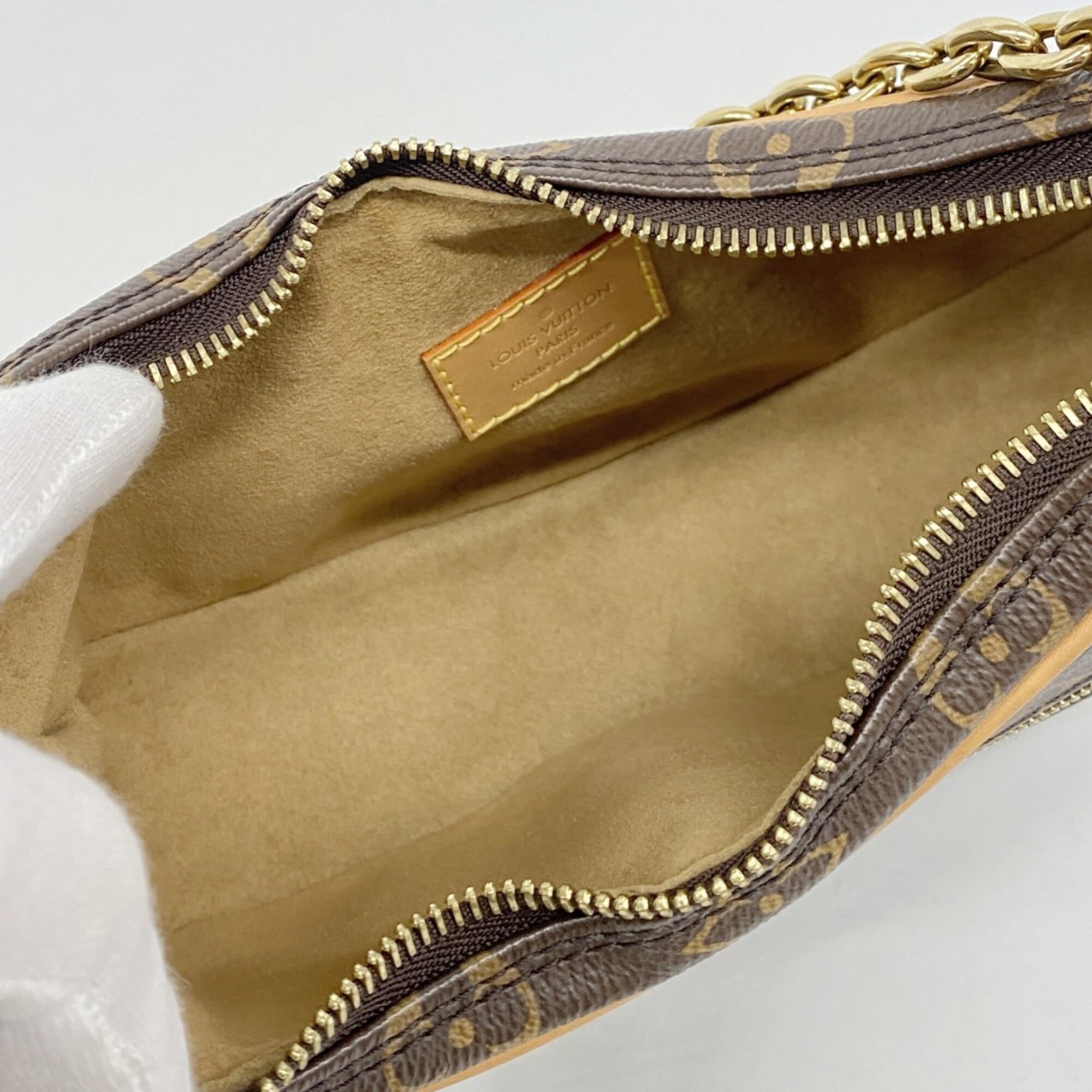 Louis Vuitton Brown Shoulder Bag (Pre-Owned)