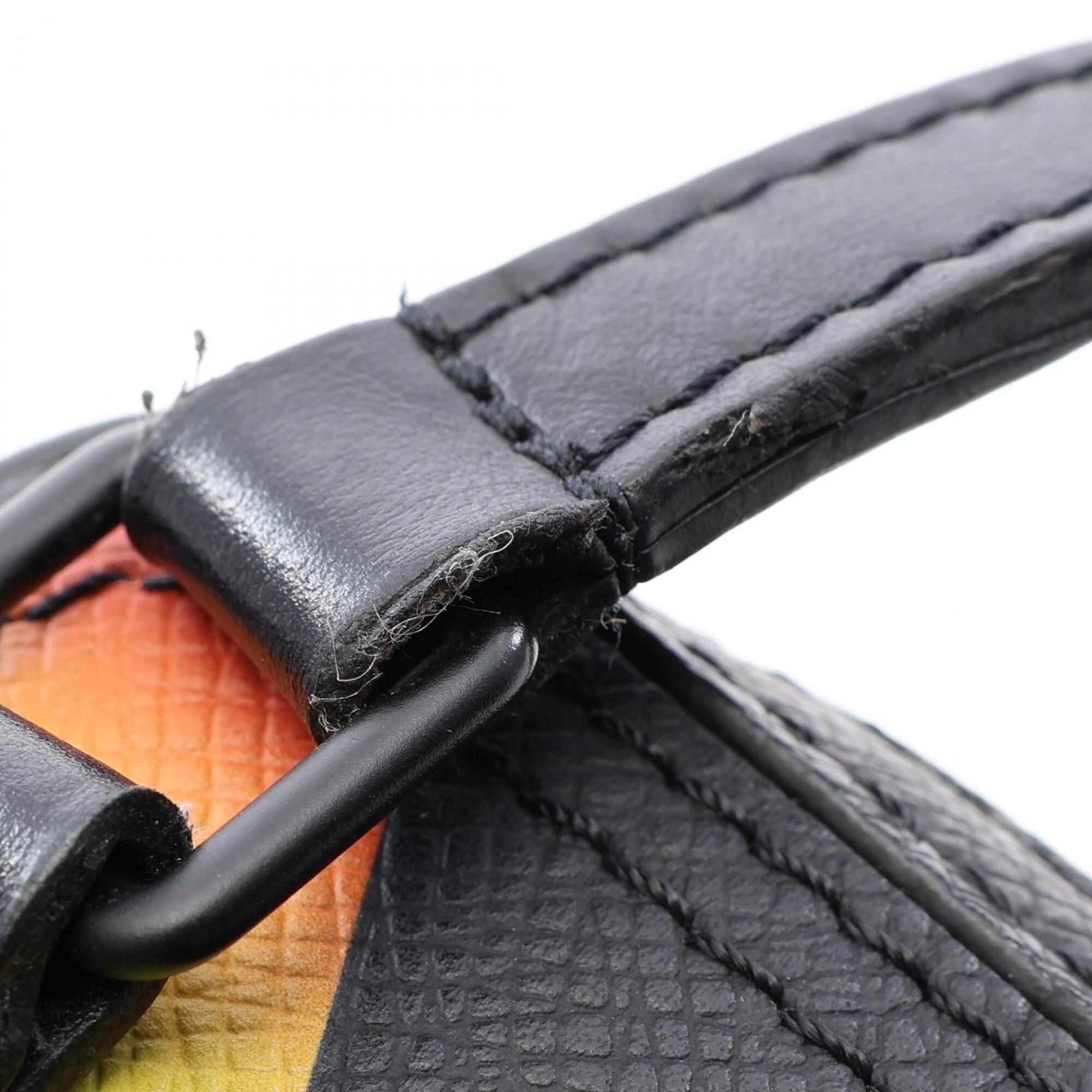 Louis Vuitton Black Taiga Leather Leather Handbag Shoulder Bag (Pre-Owned)