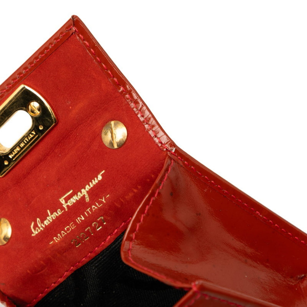 Salvatore Ferragamo Red Color Patent Leather Shoulder Bag (Pre-Owned)