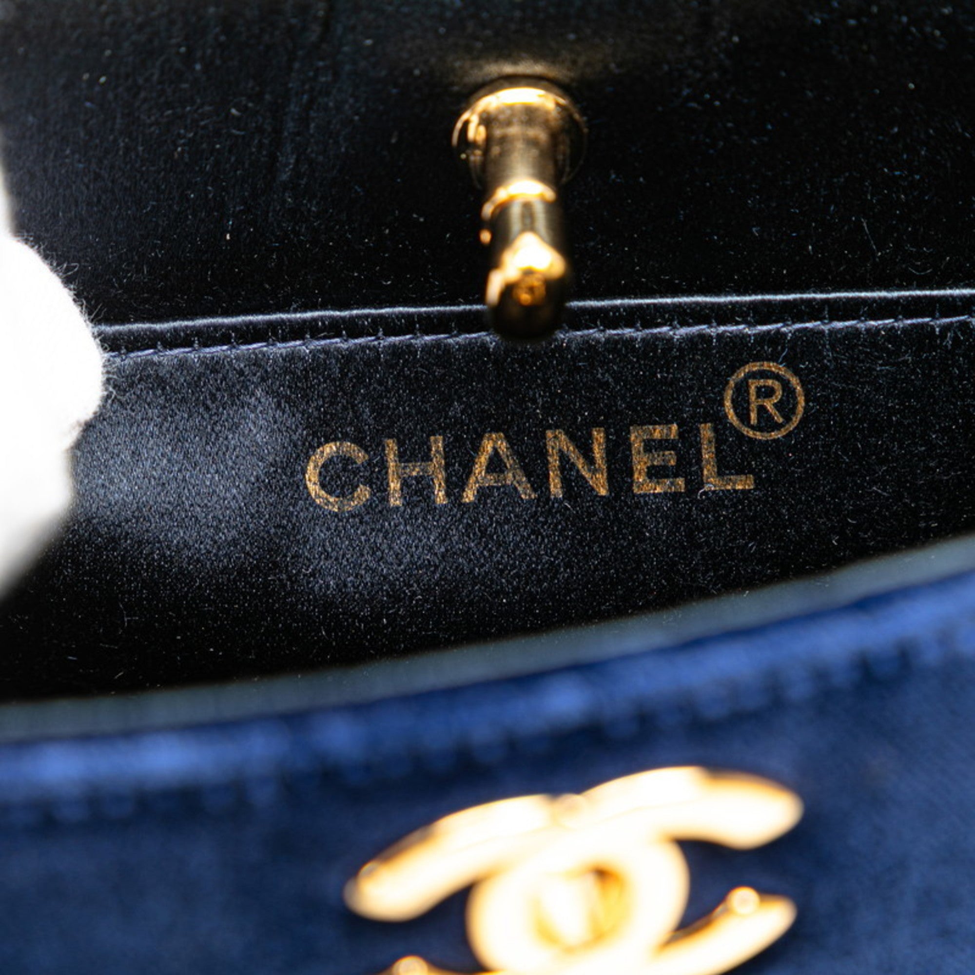 Chanel Navy Handbag (Pre-Owned)