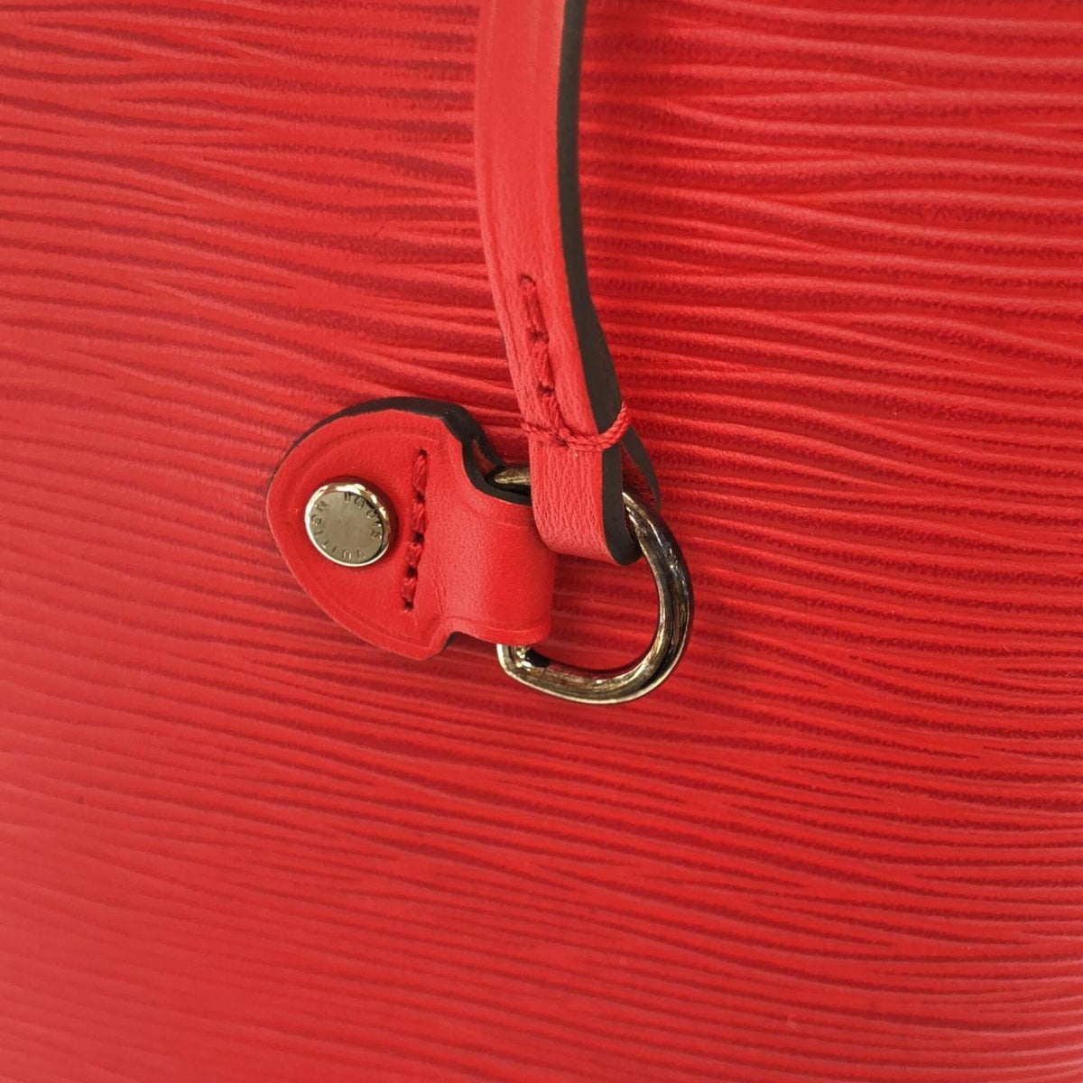 Louis Vuitton Carmine Red Color Leather Handbag (Pre-Owned)