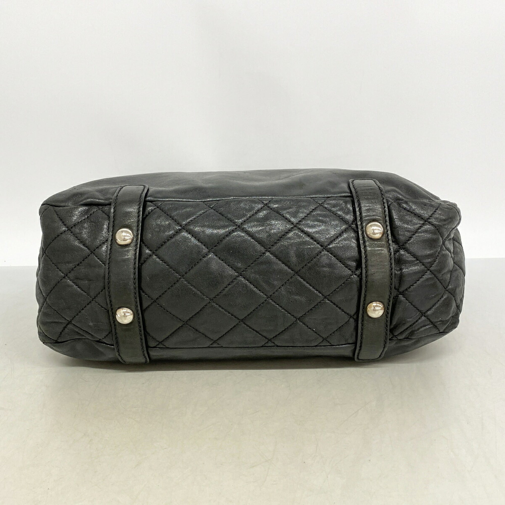 Chanel Black Leather Tote Bag (Pre-Owned)
