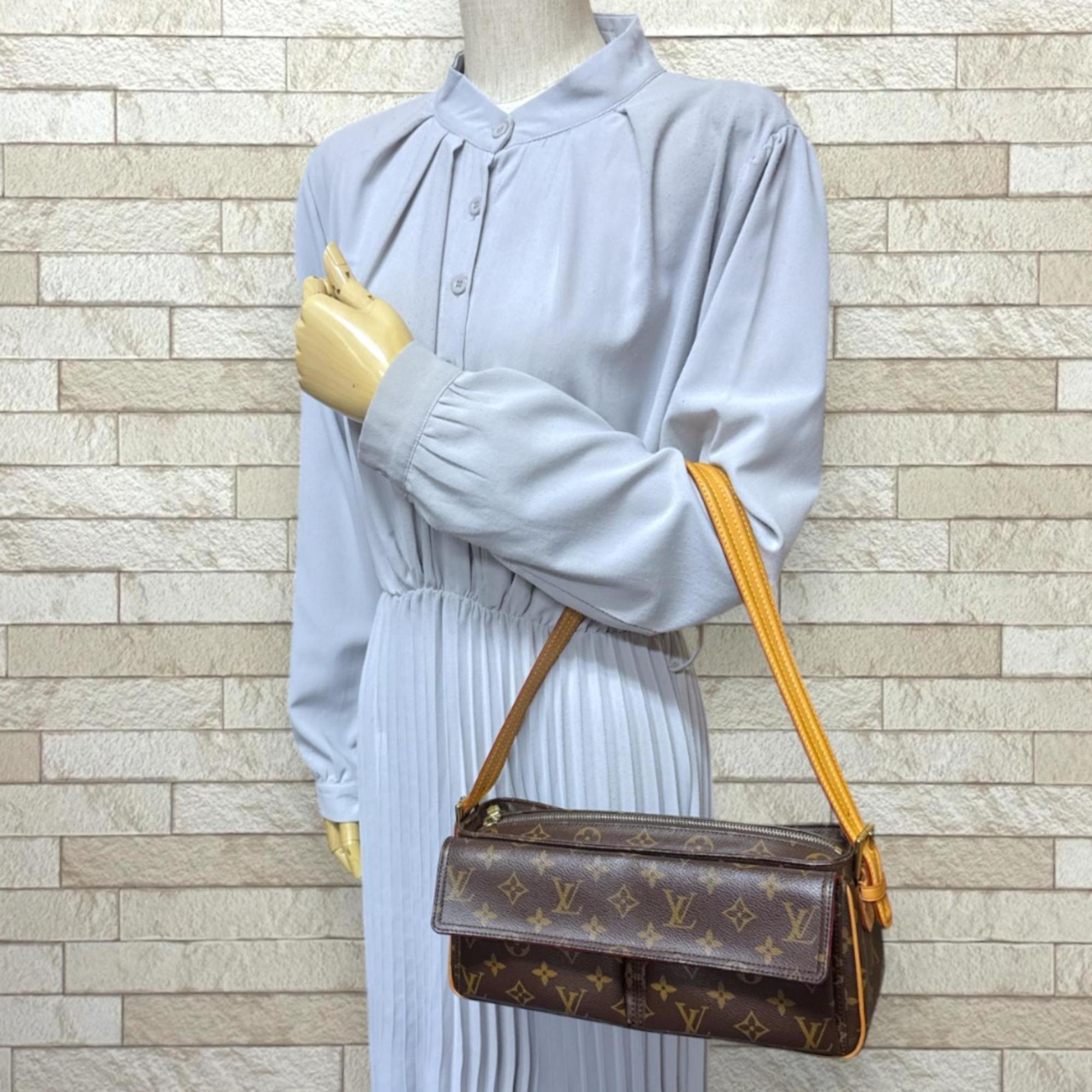 Louis Vuitton Brown Monogram Canvas Shoulder Bag (Pre-Owned)