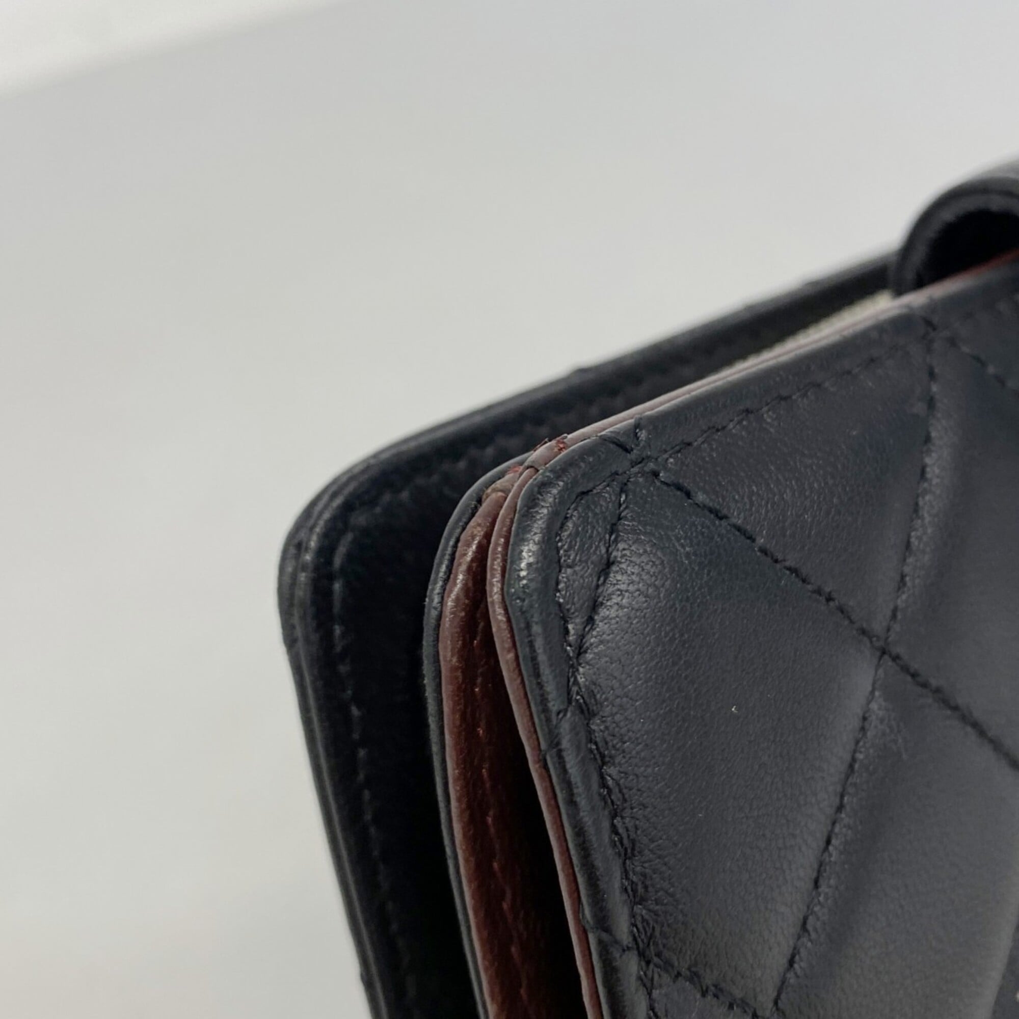 Chanel Black Leather Wallet (Bi-Fold) (Pre-Owned)