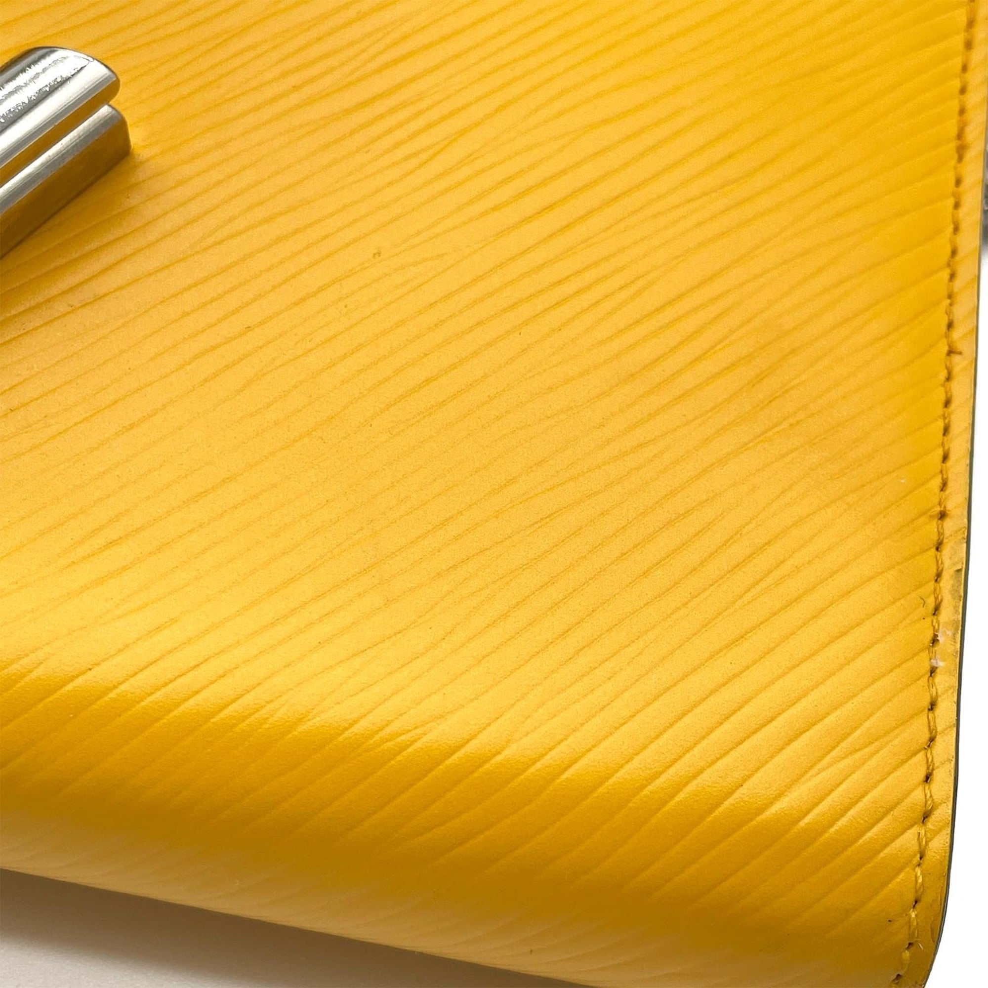 Louis Vuitton Yellow Epi Leather Shoulder Bag (Pre-Owned)
