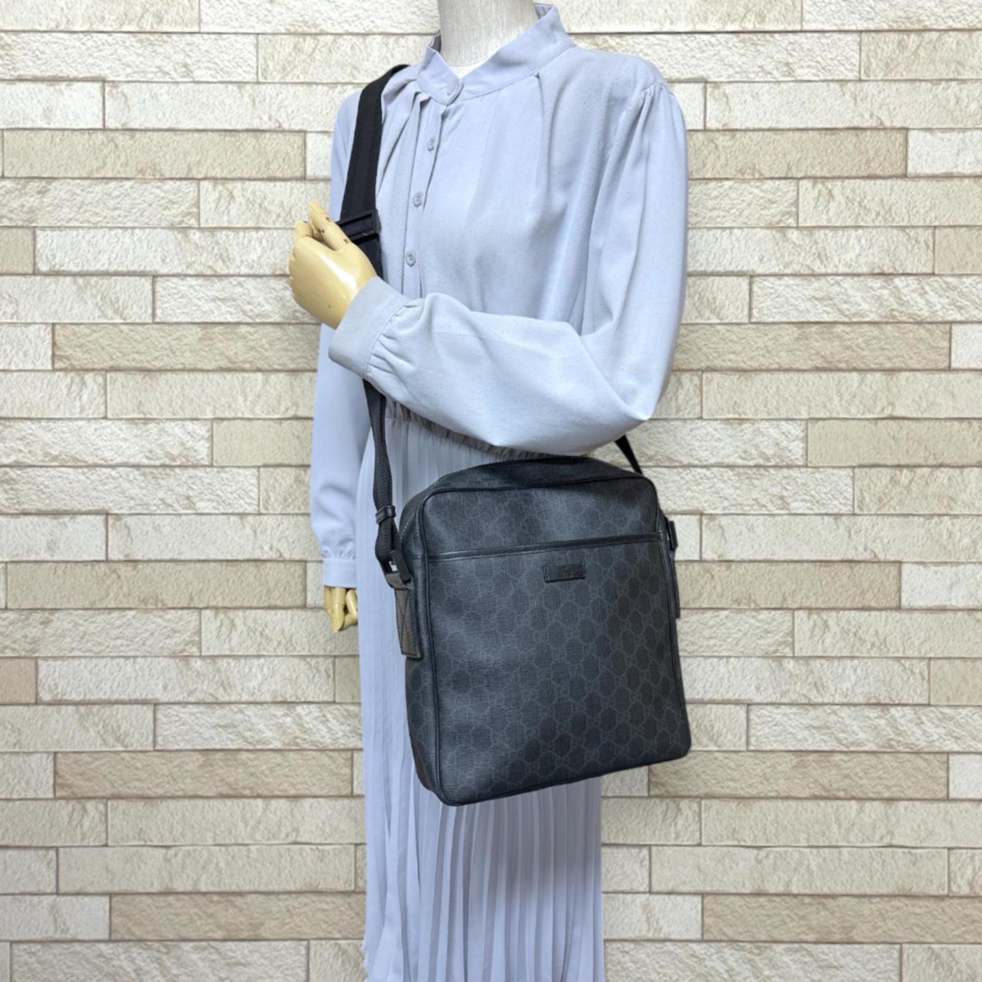 Gucci Gray Gg Supreme Shoulder Bag (Pre-Owned)