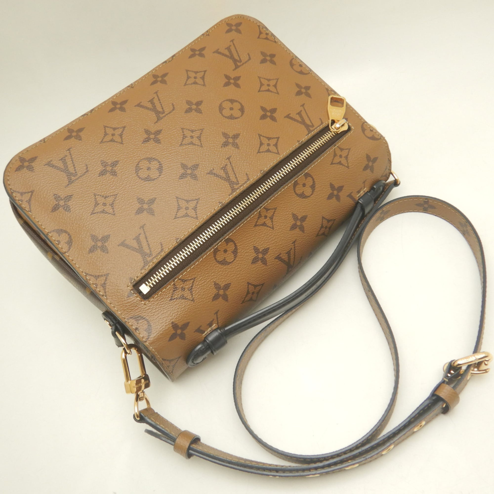 Louis Vuitton Brown Monogram Reverse Monogram Reverse Handbag (Pre-Owned)