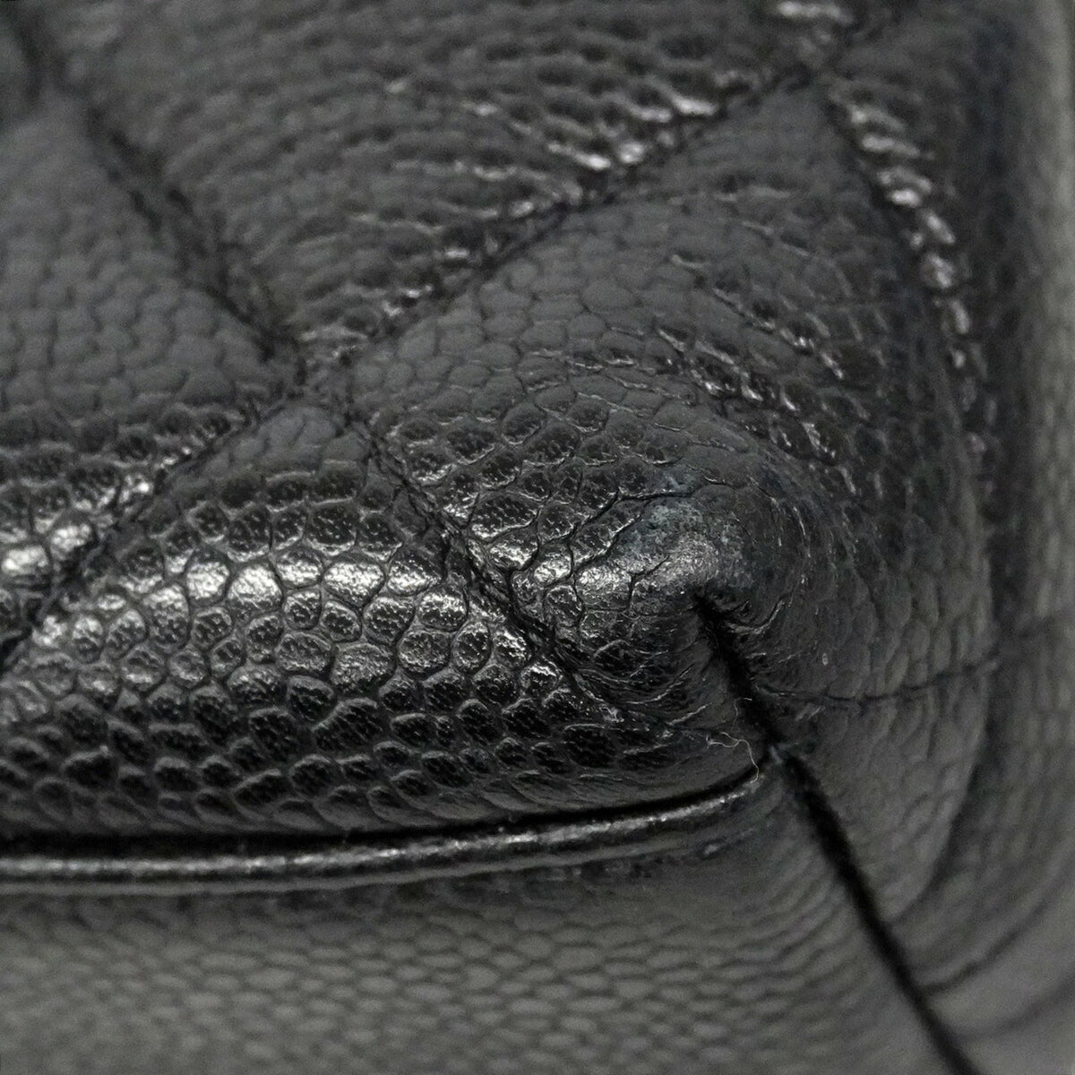 Chanel Black Grained Calfskin Handbag (Pre-Owned)