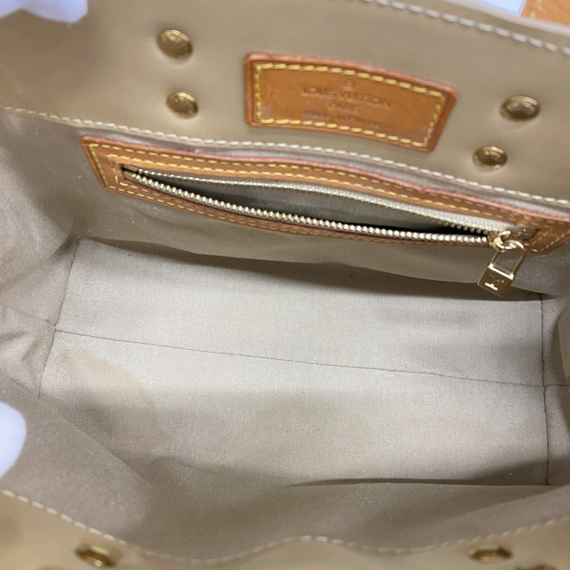 Louis Vuitton Beige Handbag (Pre-Owned)
