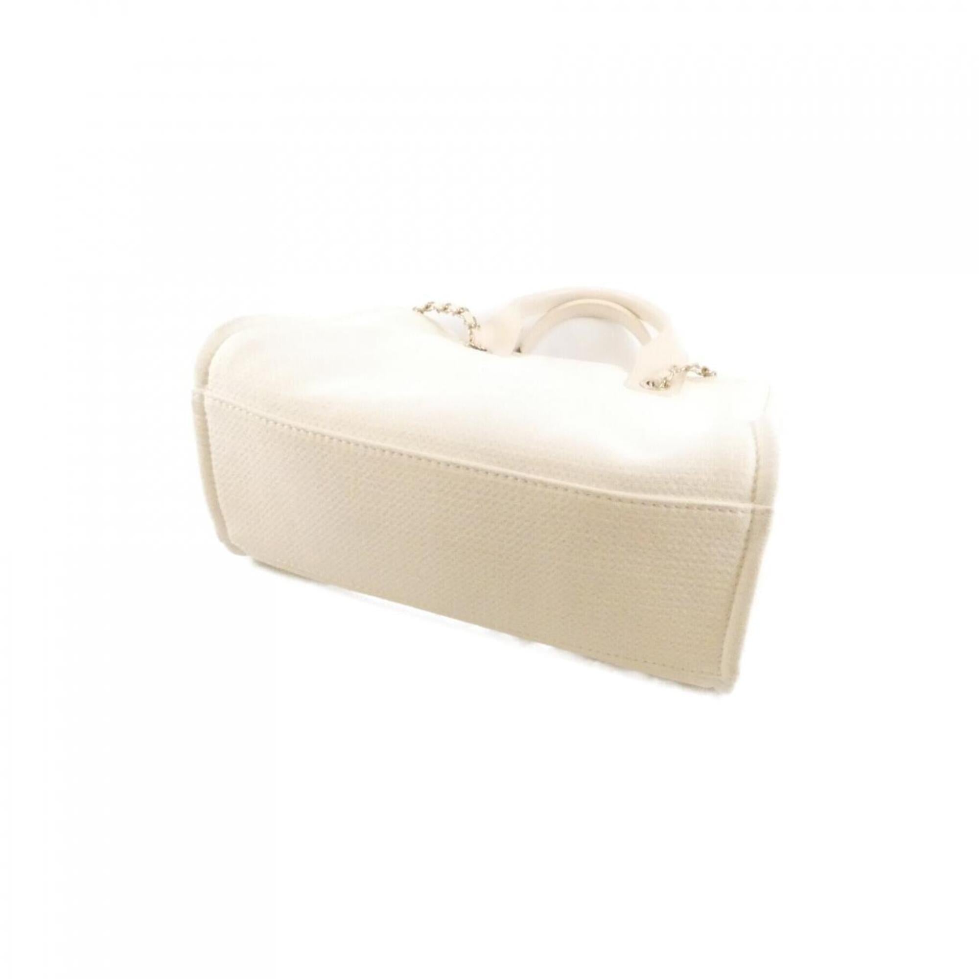Chanel Ivory Ivory Handbag Pouch (Pre-Owned)