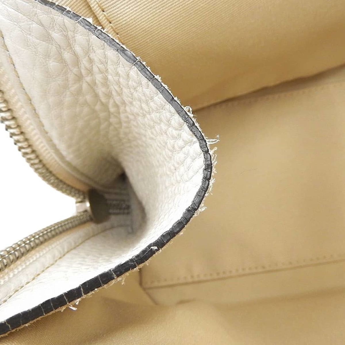 Coach Off-White Leather Handbag (Pre-Owned)