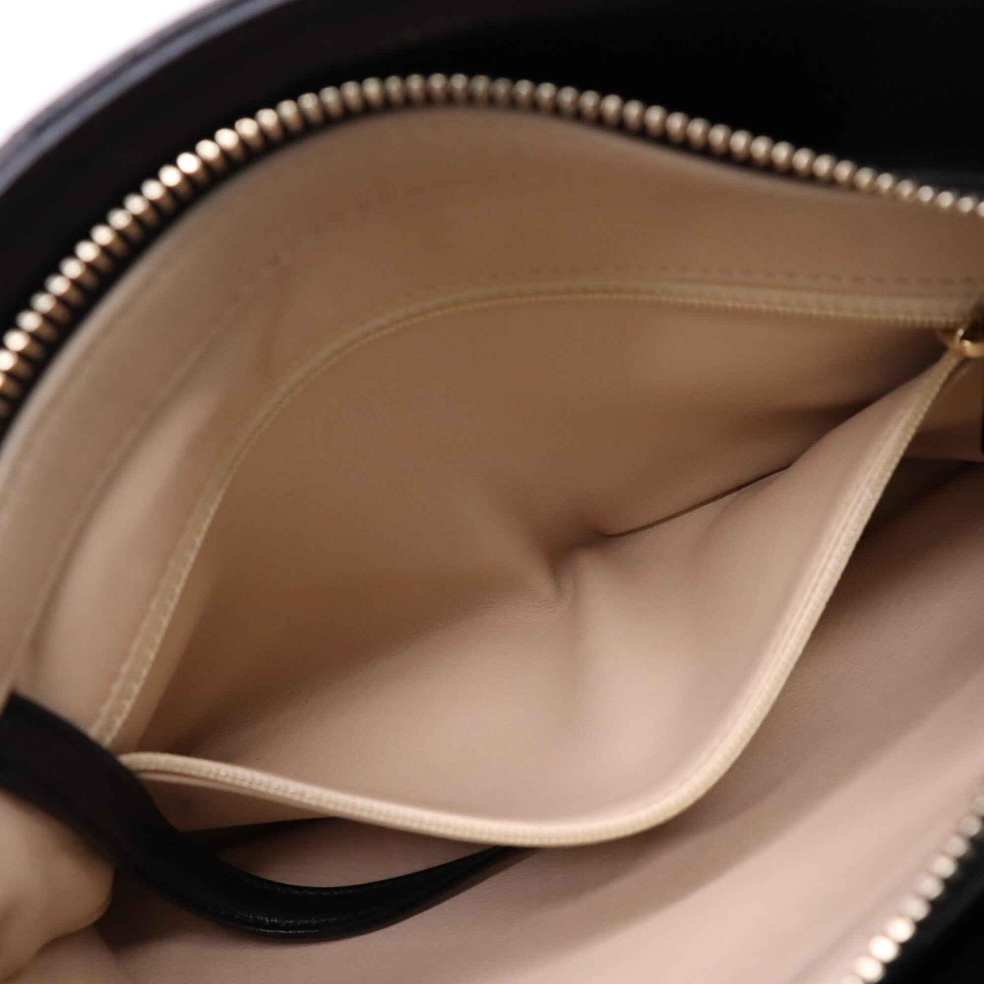 Chanel Matelasse Black Leather Handbag (Pre-Owned)