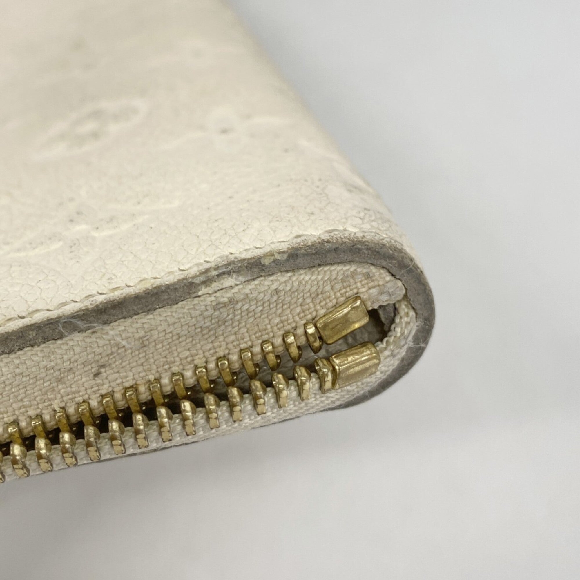 Louis Vuitton White Long Wallet (Bi-Fold) (Pre-Owned)