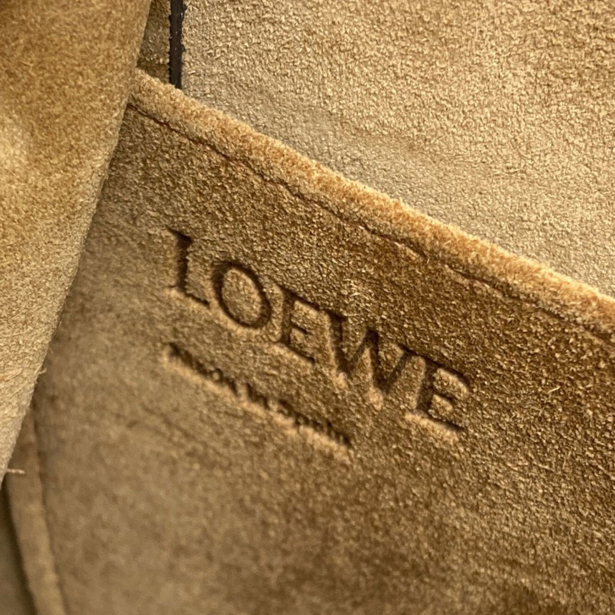 Loewe Beige Leather Handbag (Pre-Owned)
