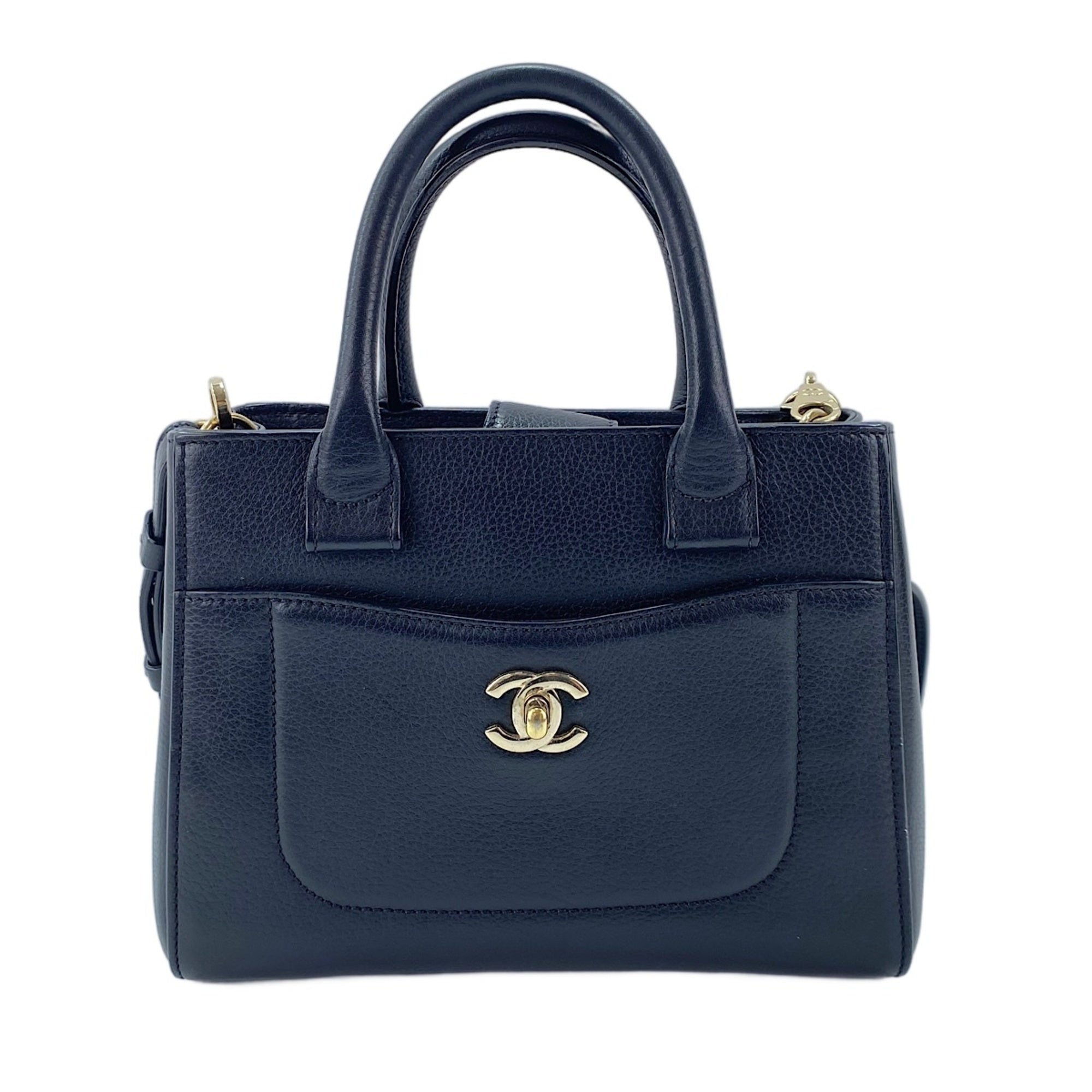 Chanel Black Handbag (Pre-Owned)
