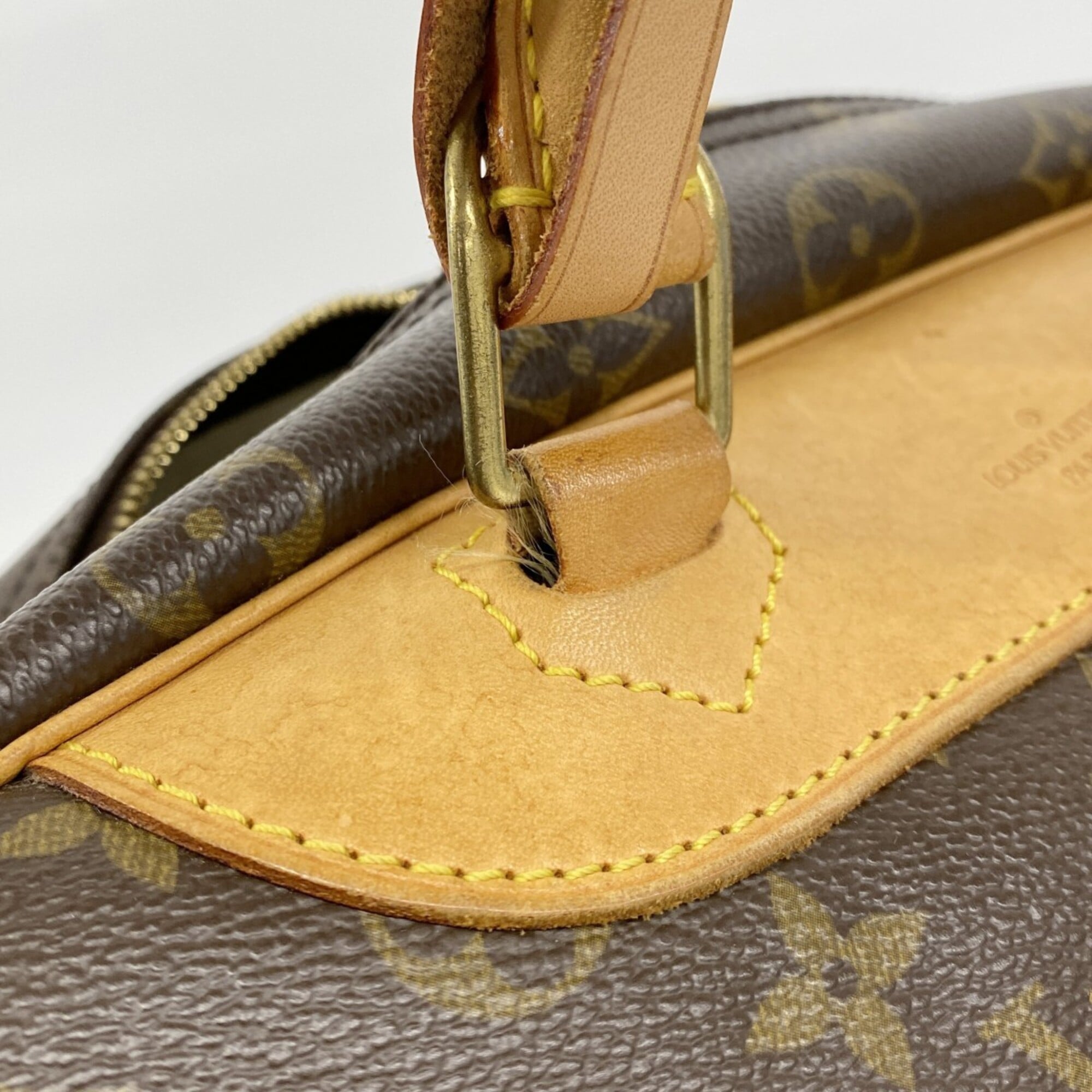 Louis Vuitton Brown Handbag (Pre-Owned)