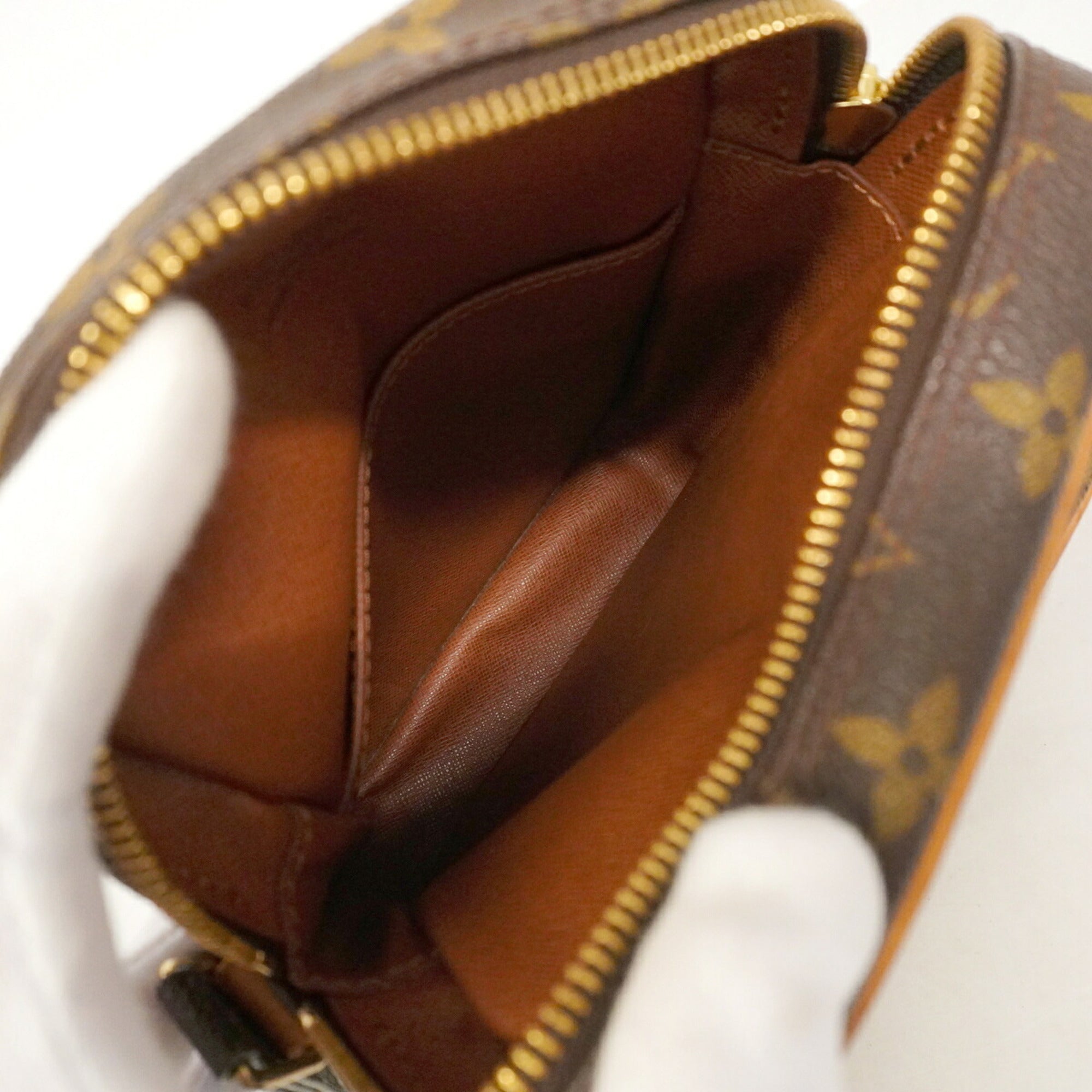 Louis Vuitton Brown Shoulder Bag (Pre-Owned)