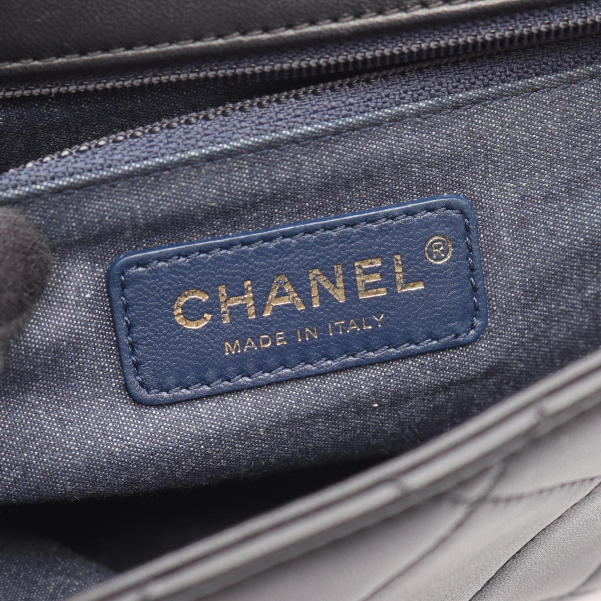 Chanel Black Leather Handbag Shoulder Bag (Pre-Owned)