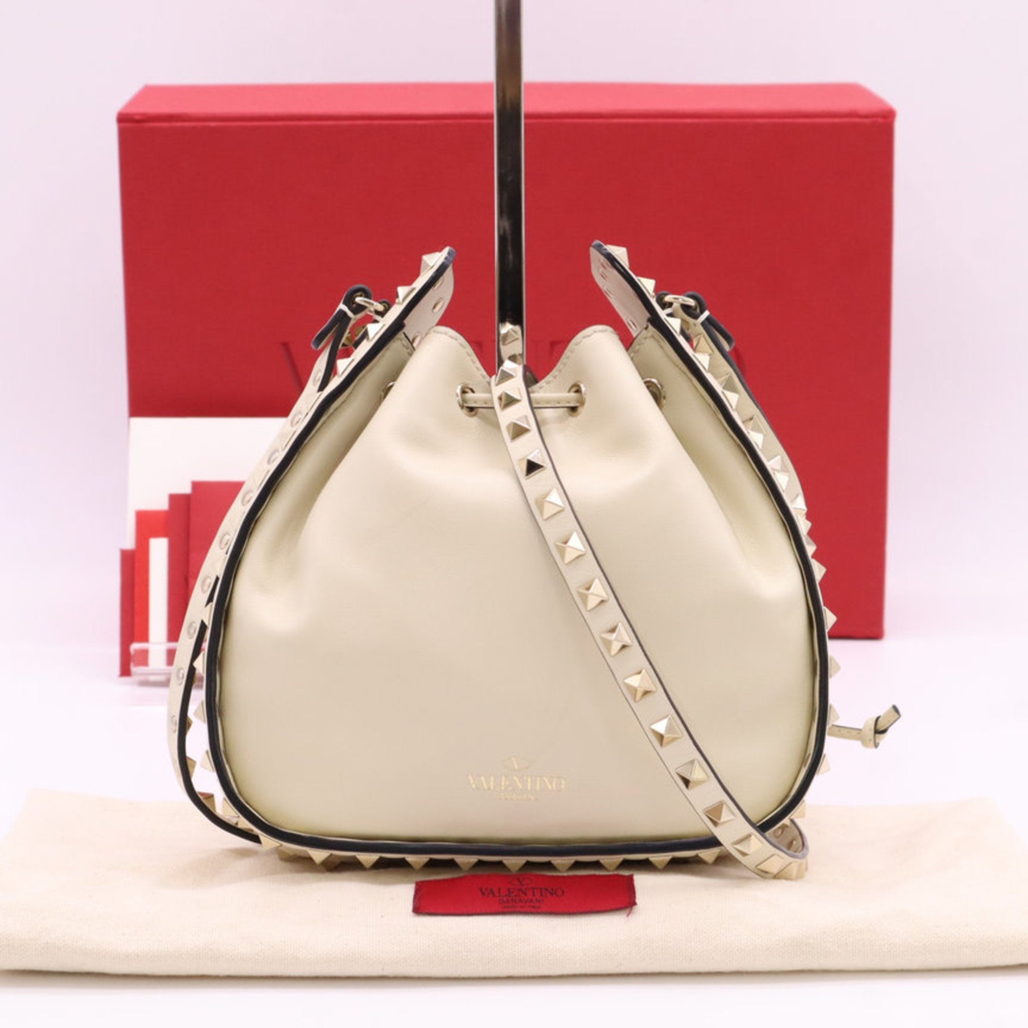 Valentino Ivory Leather Shoulder Bag (Pre-Owned)