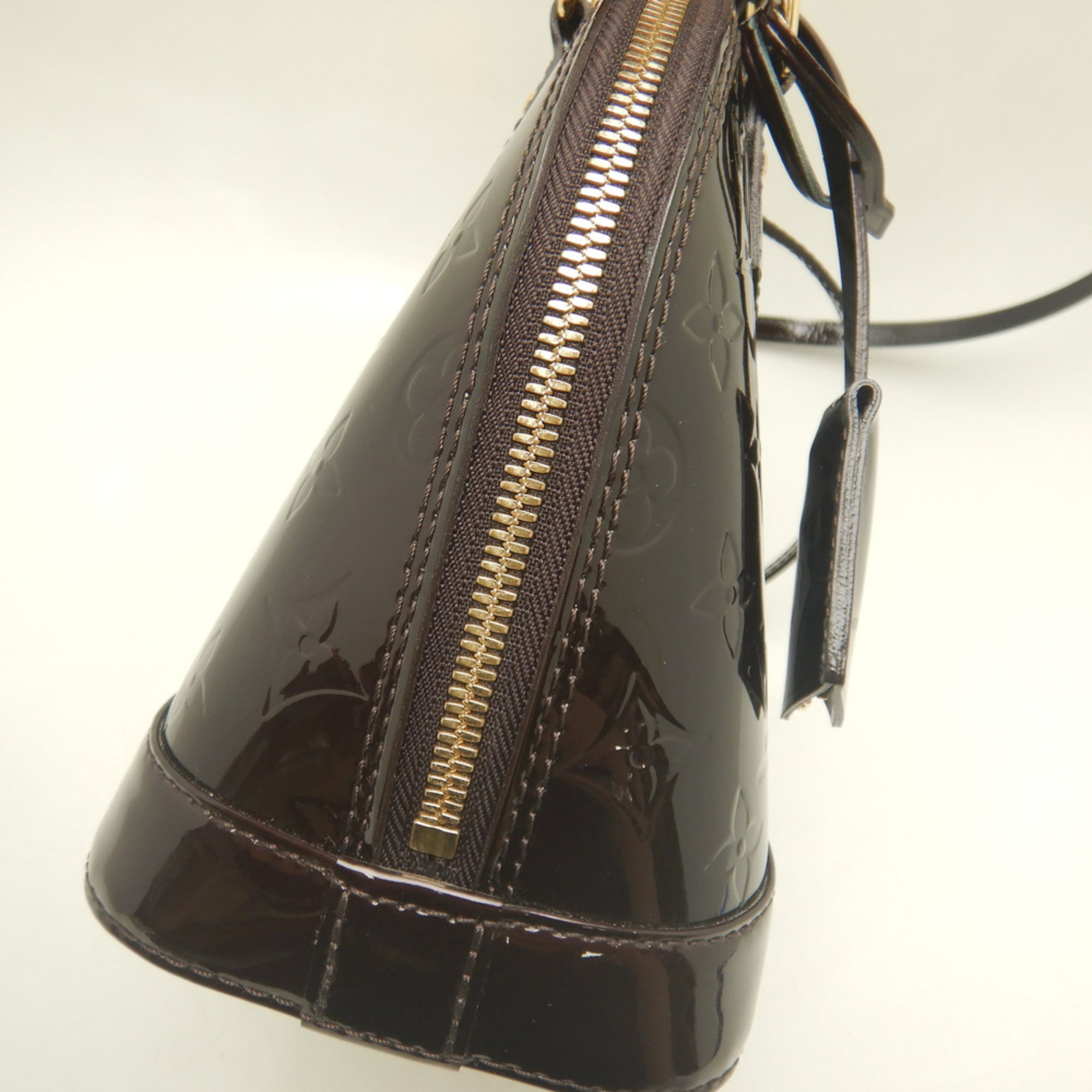 Louis Vuitton Amarante Vernis Monogram Handbag (Pre-Owned)