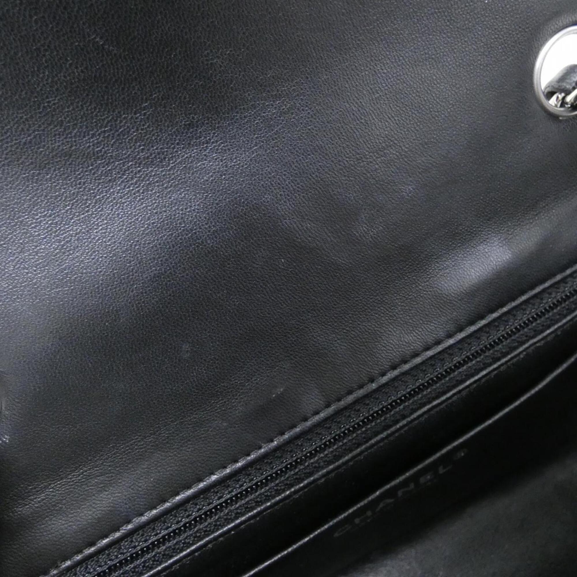 Chanel Black Leather Shoulder Bag (Pre-Owned)