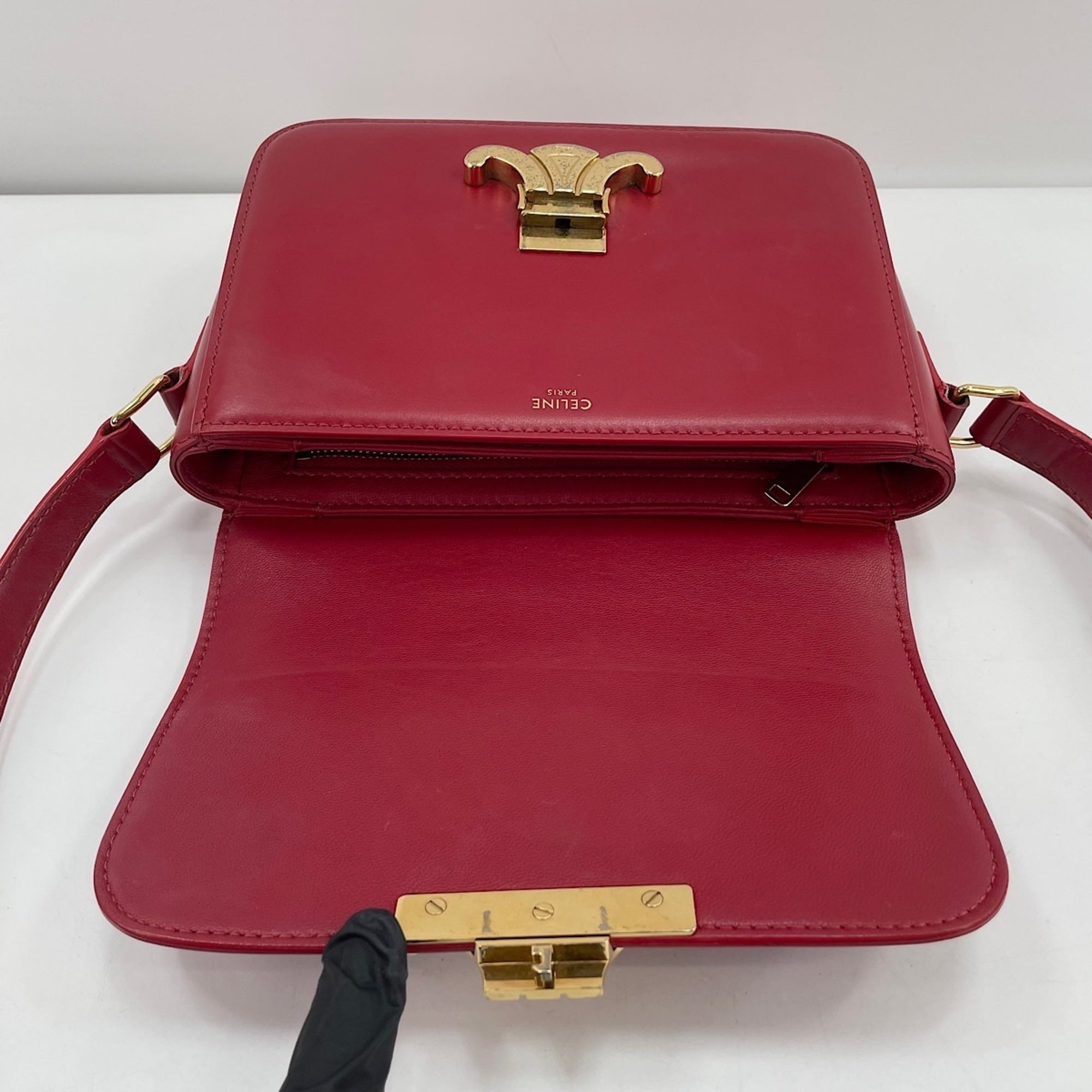 Celine Red Color Shoulder Bag (Pre-Owned)