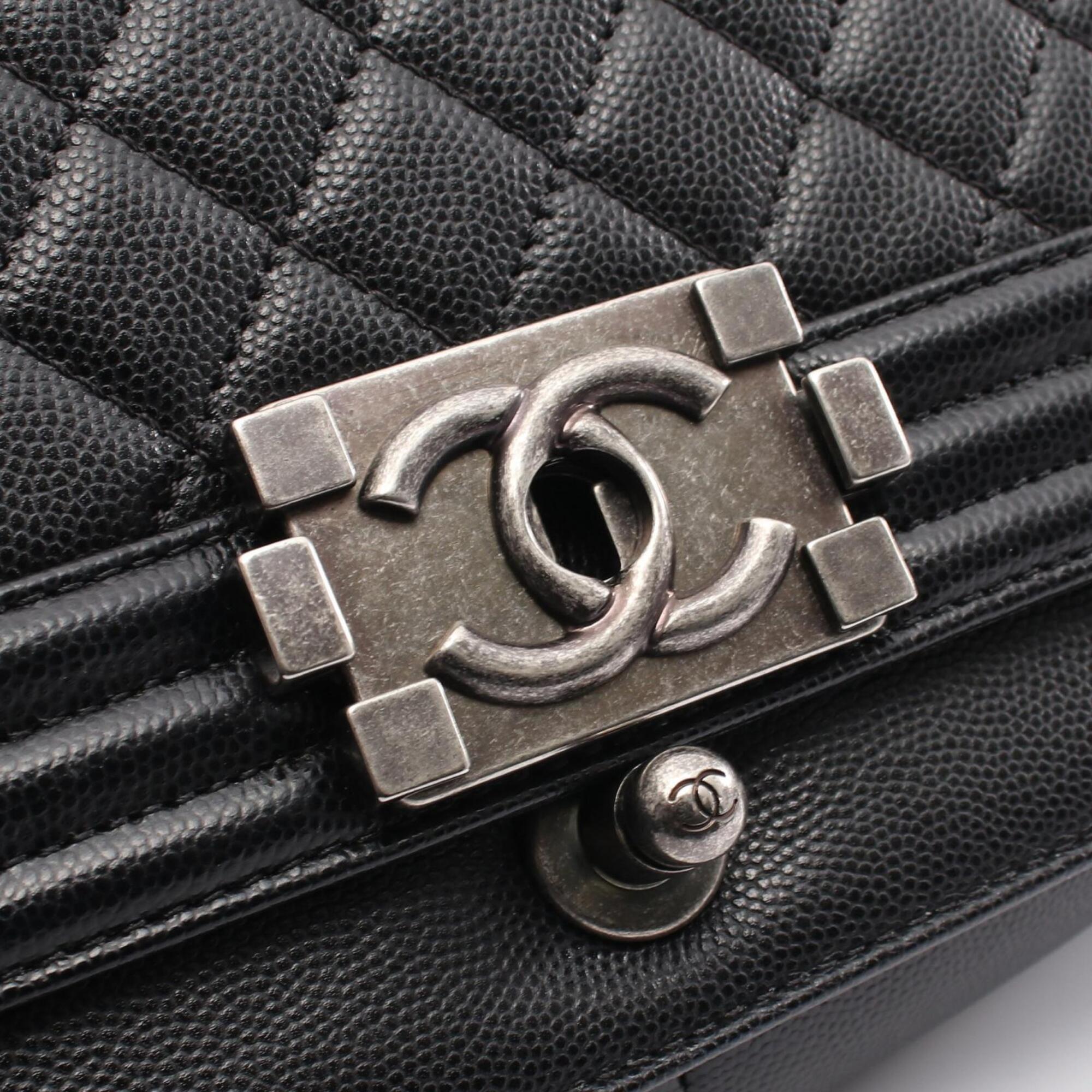 Chanel Boy Chanel Black Grained Calfskin Handbag Shoulder Bag (Pre-Owned)