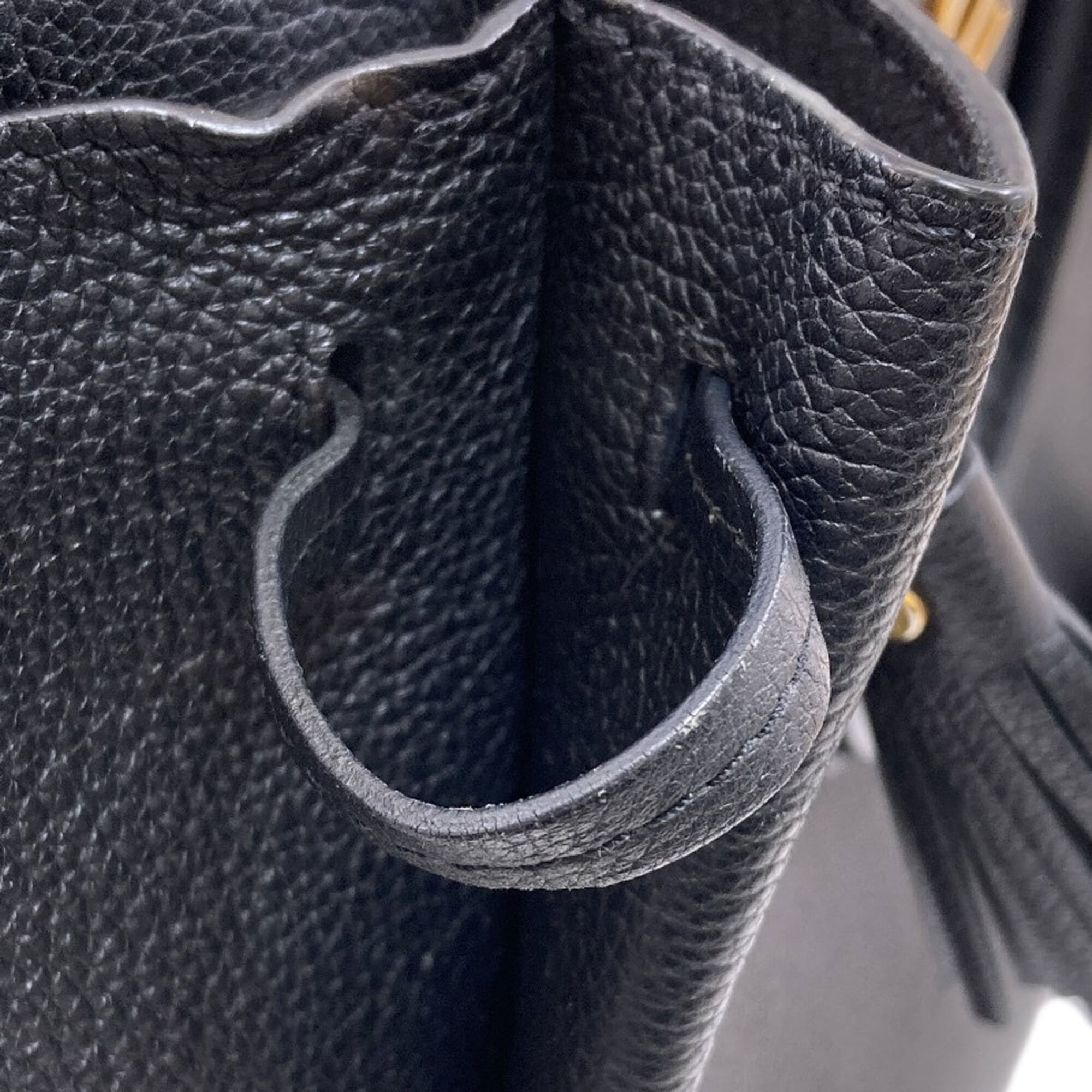 Louis Vuitton Black Leather Handbag (Pre-Owned)