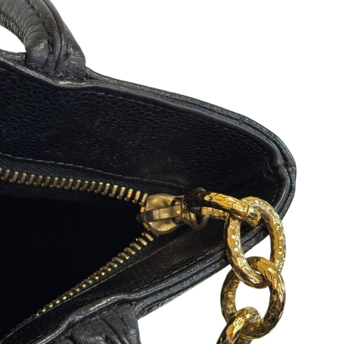 Chanel Black Grained Calfskin Handbag (Pre-Owned)