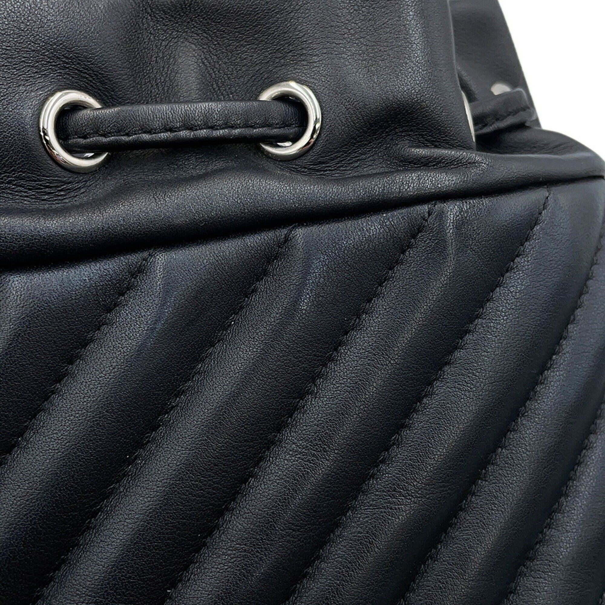 Chanel Black Leather Backpack Handbag (Pre-Owned)