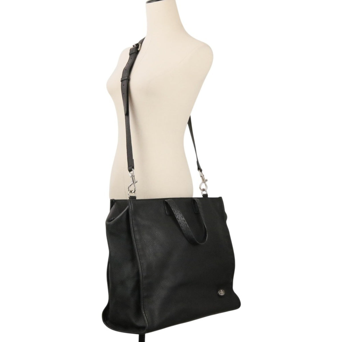 Fendi Selleria Black Leather Shoulder Bag Tote Bag (Pre-Owned)