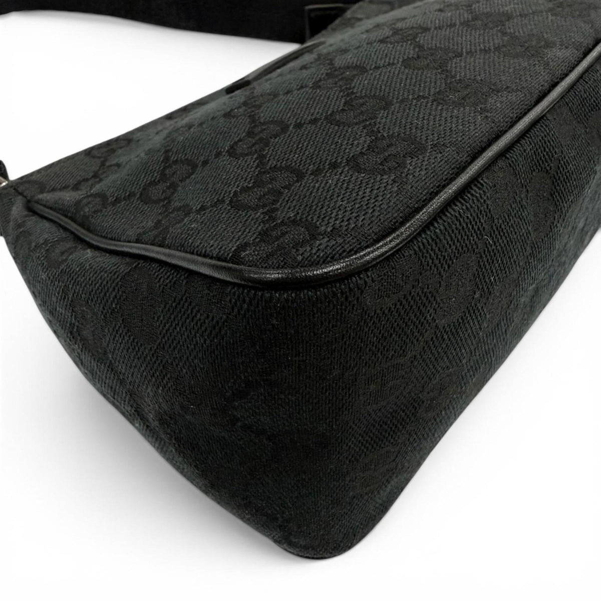 Gucci Black Gg Canvas Leather Handbag Pouch (Pre-Owned)