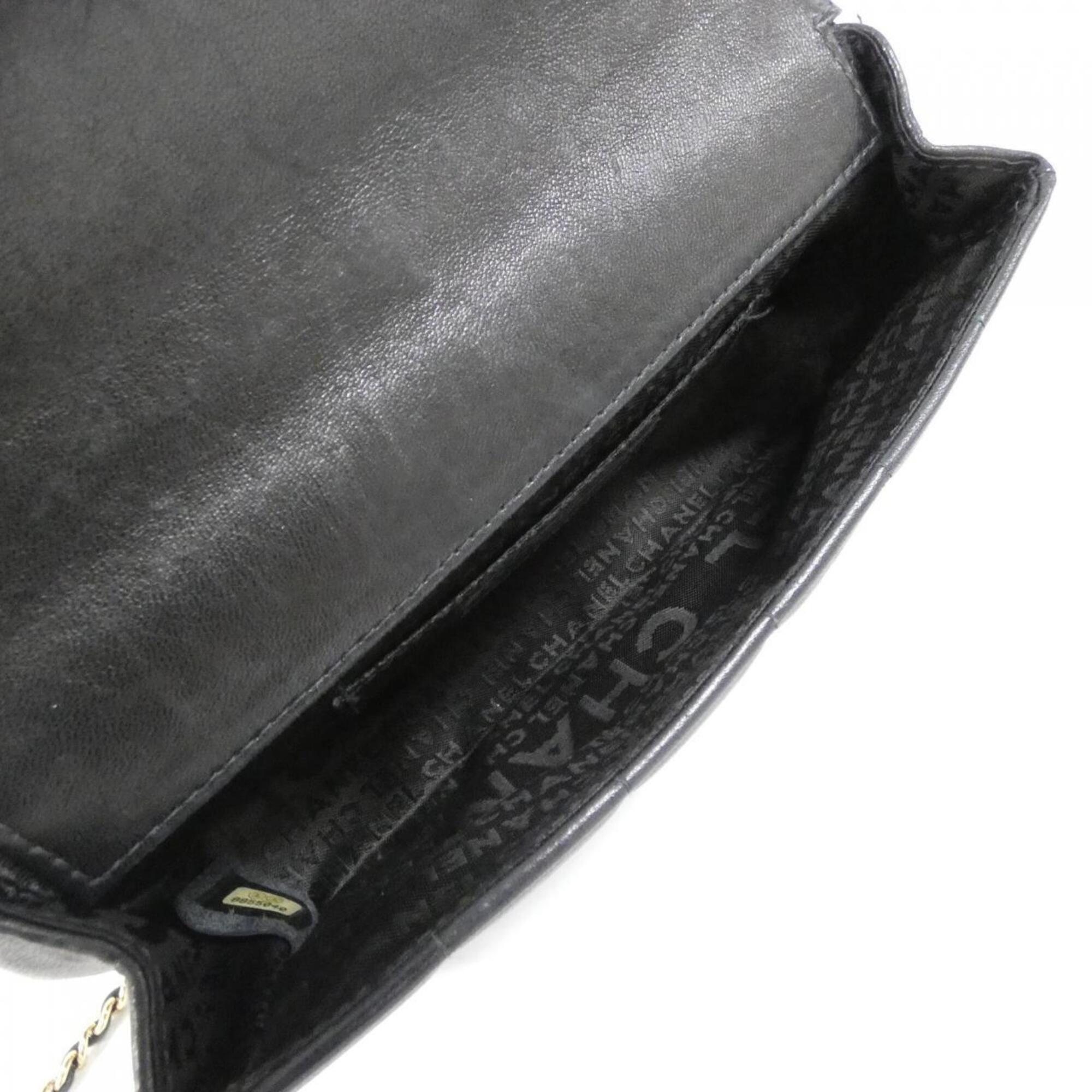 Chanel Black Leather Shoulder Bag (Pre-Owned)