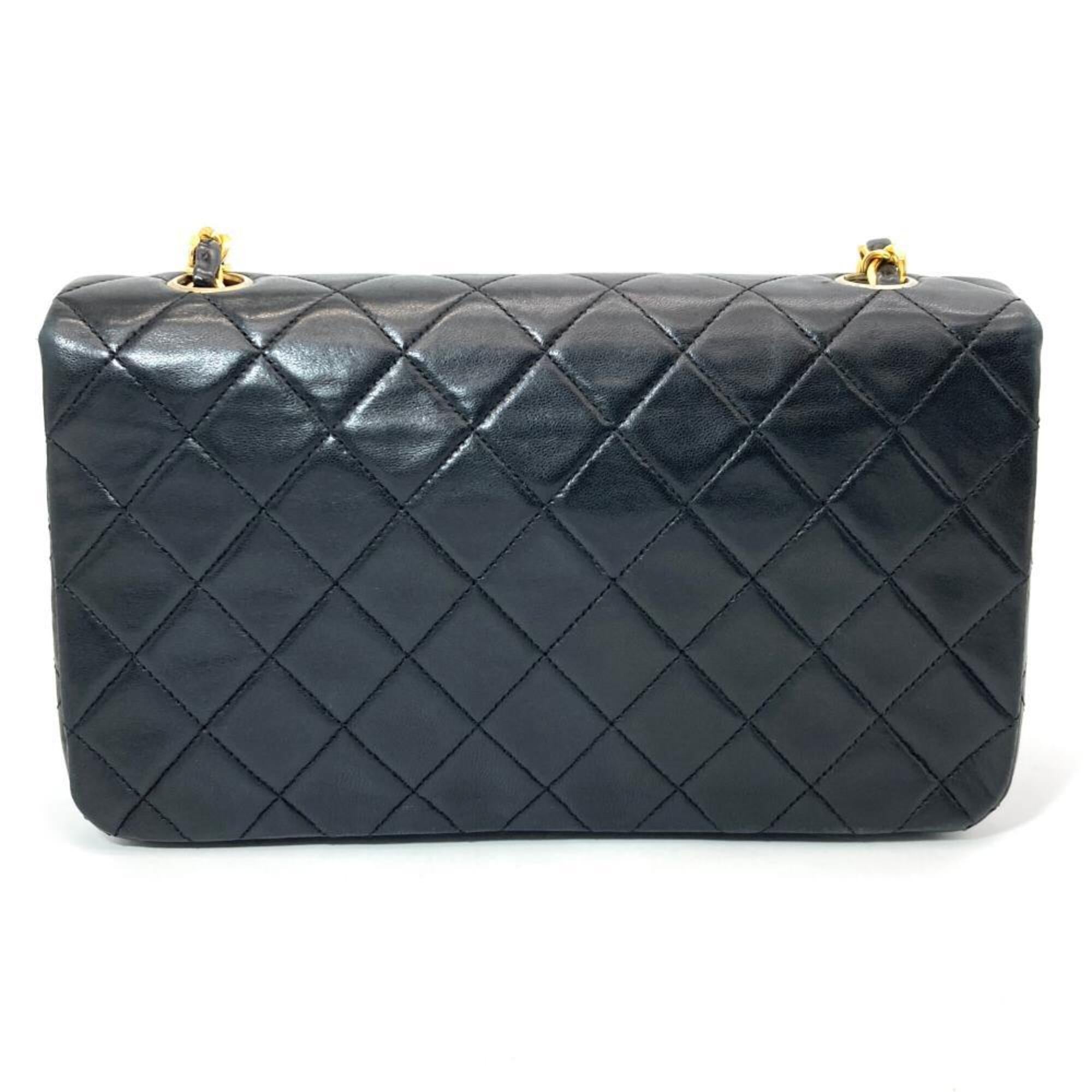 Chanel Black Shoulder Bag (Pre-Owned)