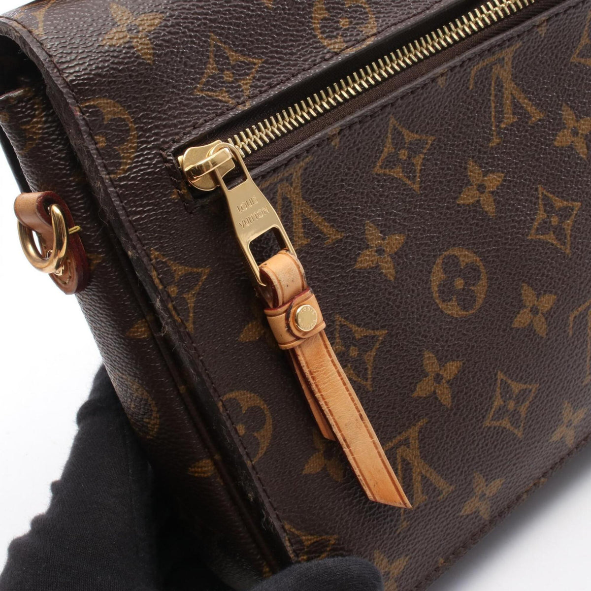 Louis Vuitton Brown Coated Canvas Leather Handbag Pochette (Pre-Owned)