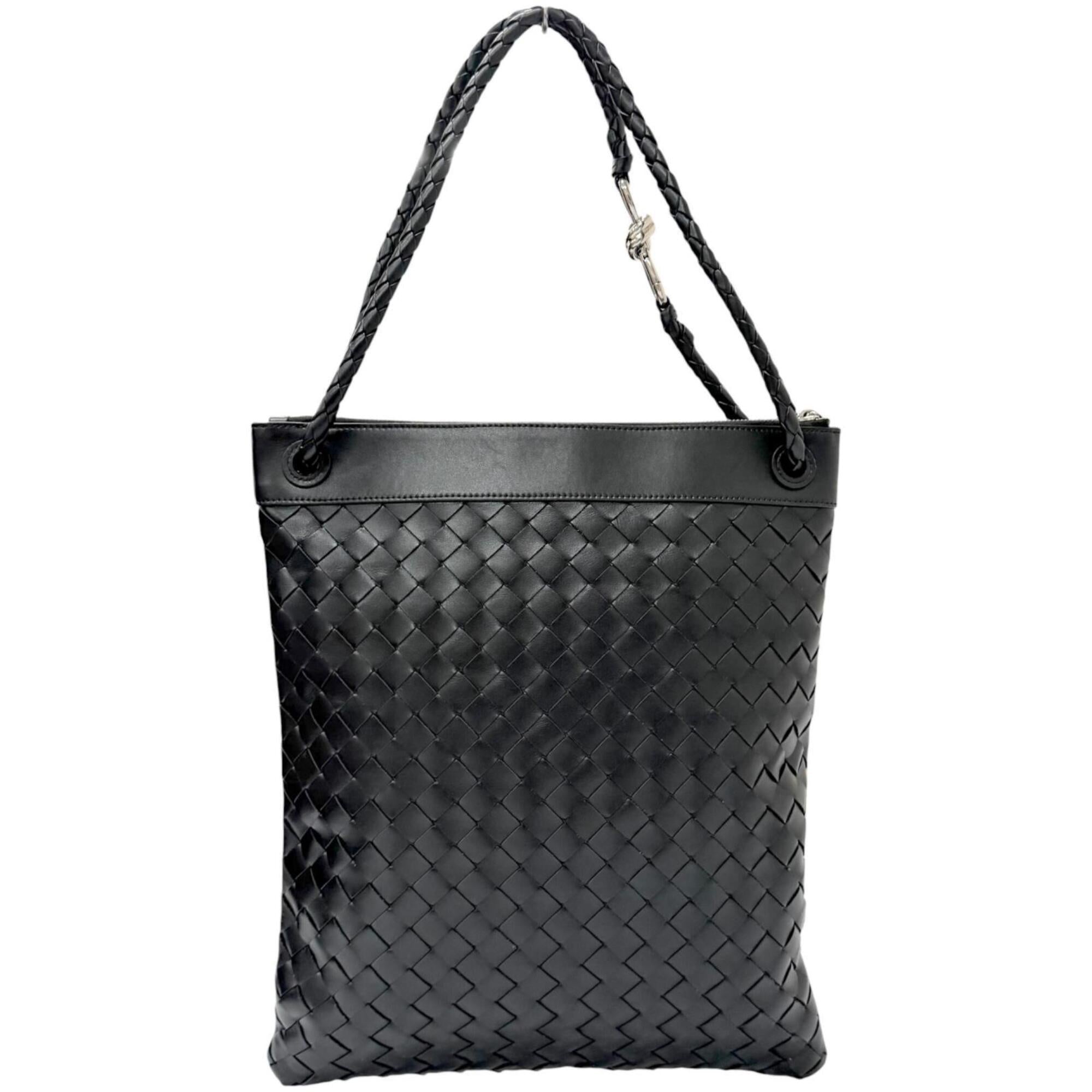 Bottega Veneta Black Leather Shoulder Bag (Pre-Owned)